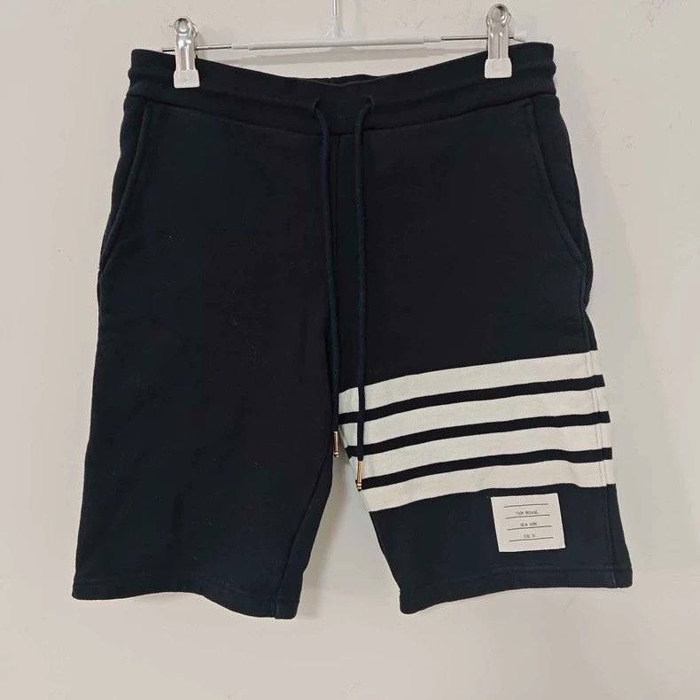 Other Thom Browne size00 Knitted shorts Size US 26 / EU 42 - 1 Thumbnail