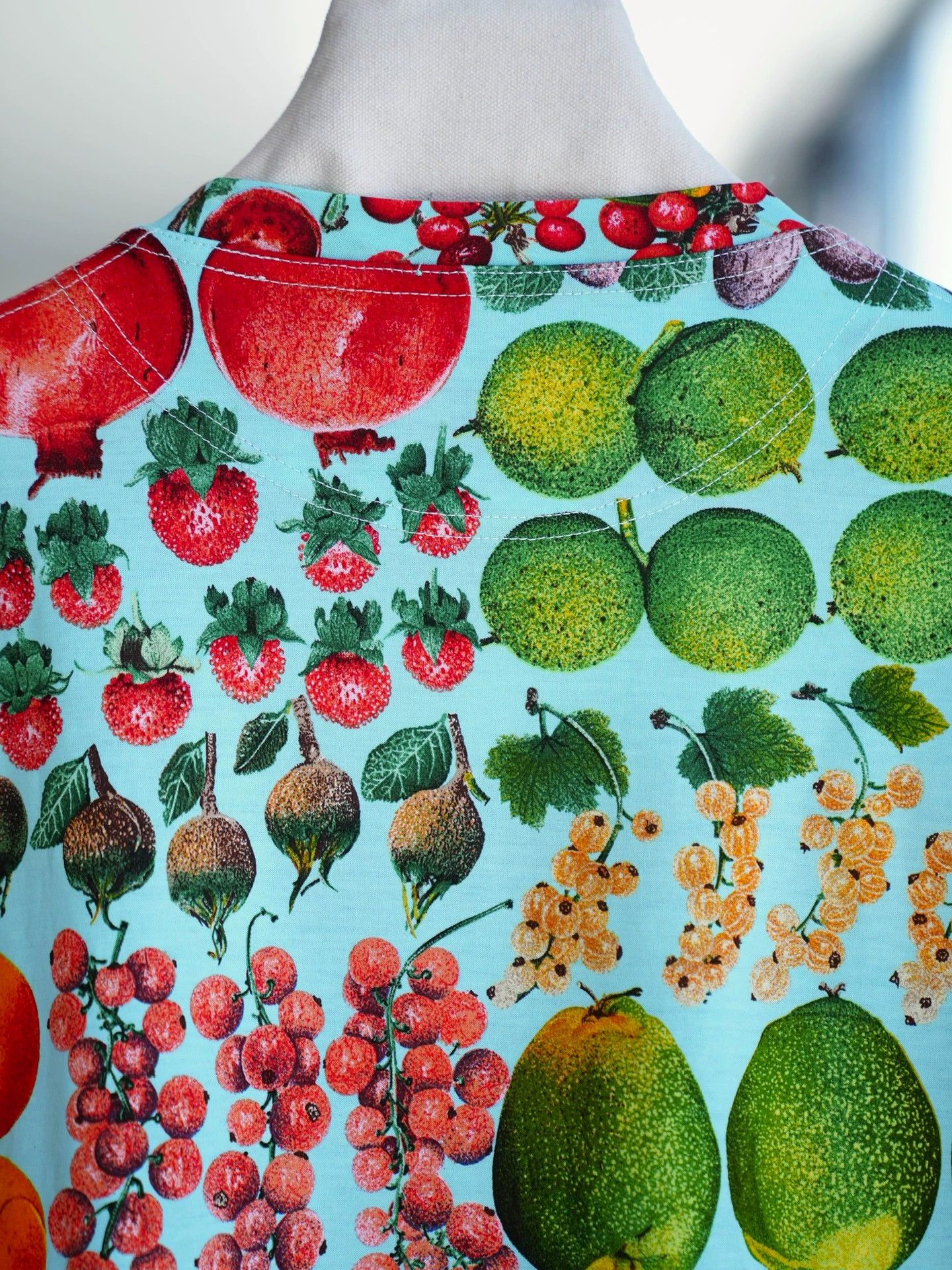 Gucci Gucci 1996 Fruit Print T-Shirt L Unworn Size L / US 10 / IT 46 - 5 Thumbnail