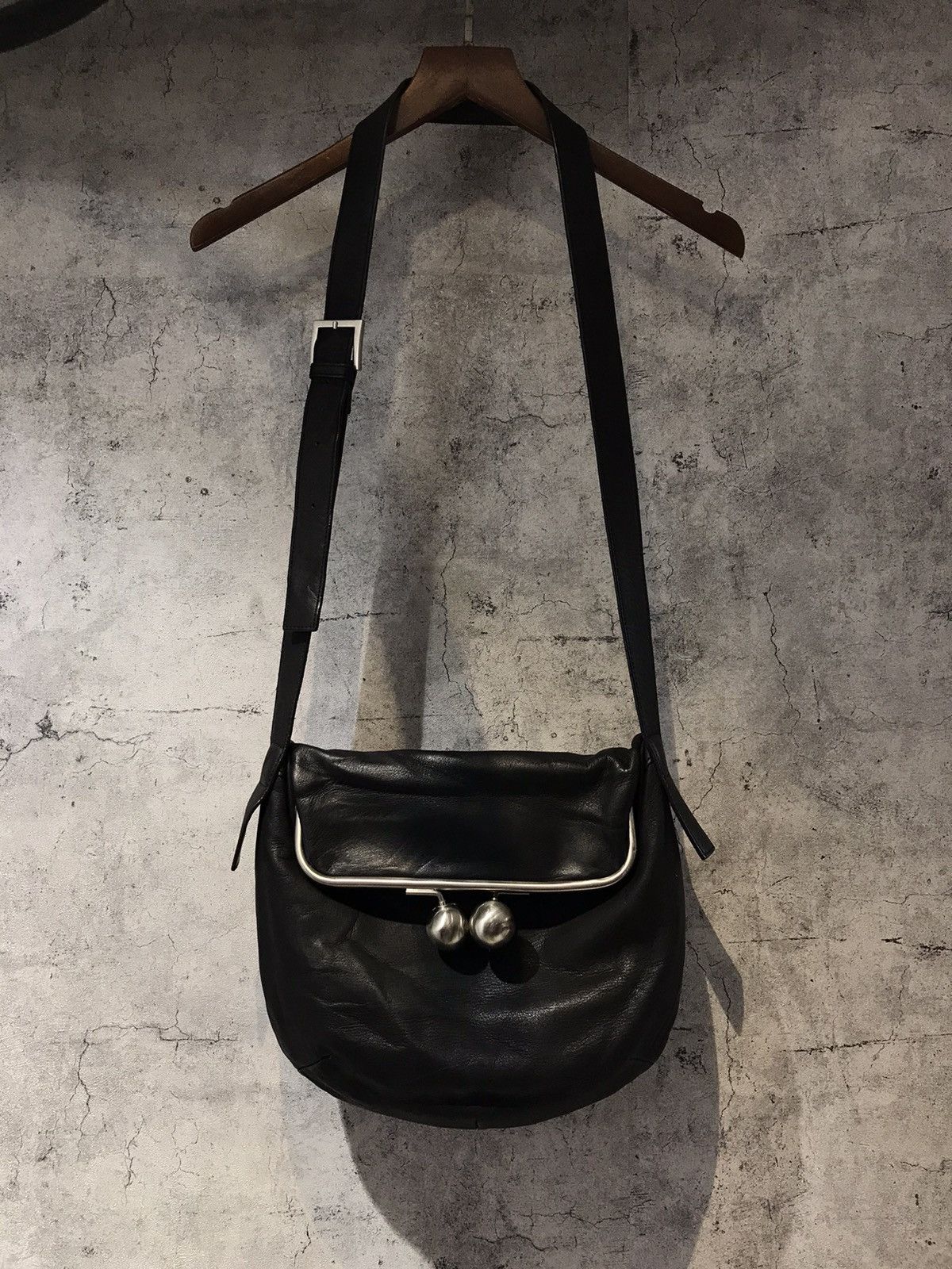 Japanese Brand × Yohji Yamamoto KAWA-KAWA JAPAN BY YOHJI YAMAMOTO FULL LEATHER BAG Size ONE SIZE - 1 Thumbnail