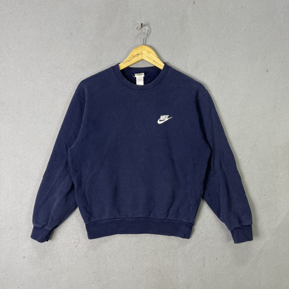 Nike 90s Nike Small Swoosh Navy Crewneck Sweatshirt Size US M / EU 48-50 / 2 - 1 Thumbnail