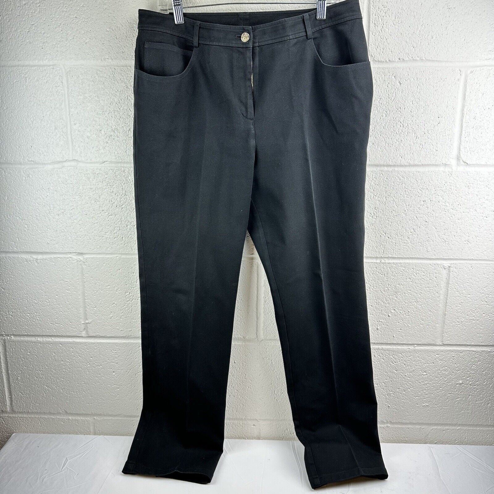 St. John ST.JOHN Black Pants Size 12 (L), Made In USA Size 34" / US 12 / IT 48 - 1 Thumbnail