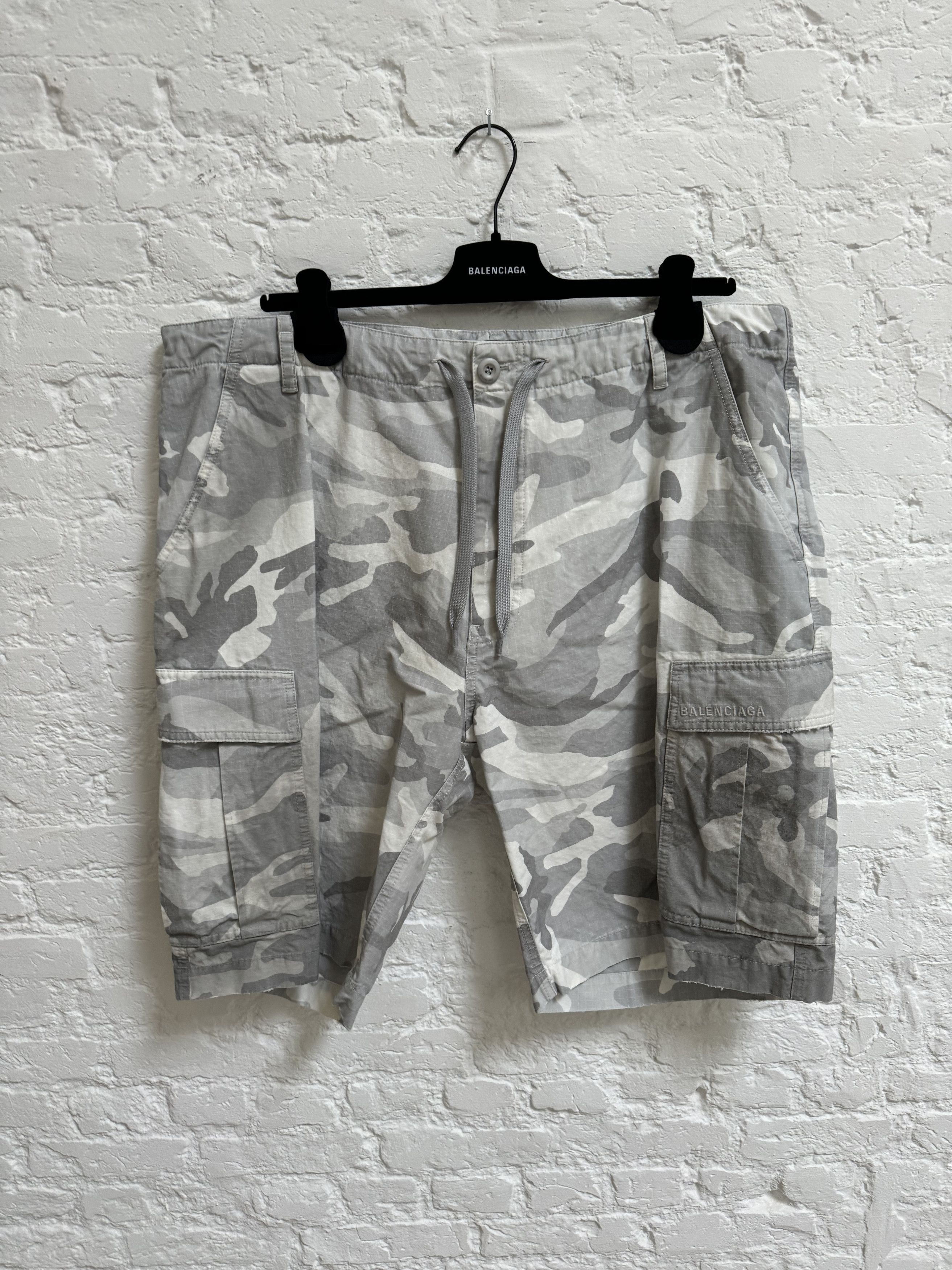 Balenciaga 2000$ Balenciaga Men's Camo Cargo Shorts Light Grey Size US 38 / EU 54 - 1 Thumbnail