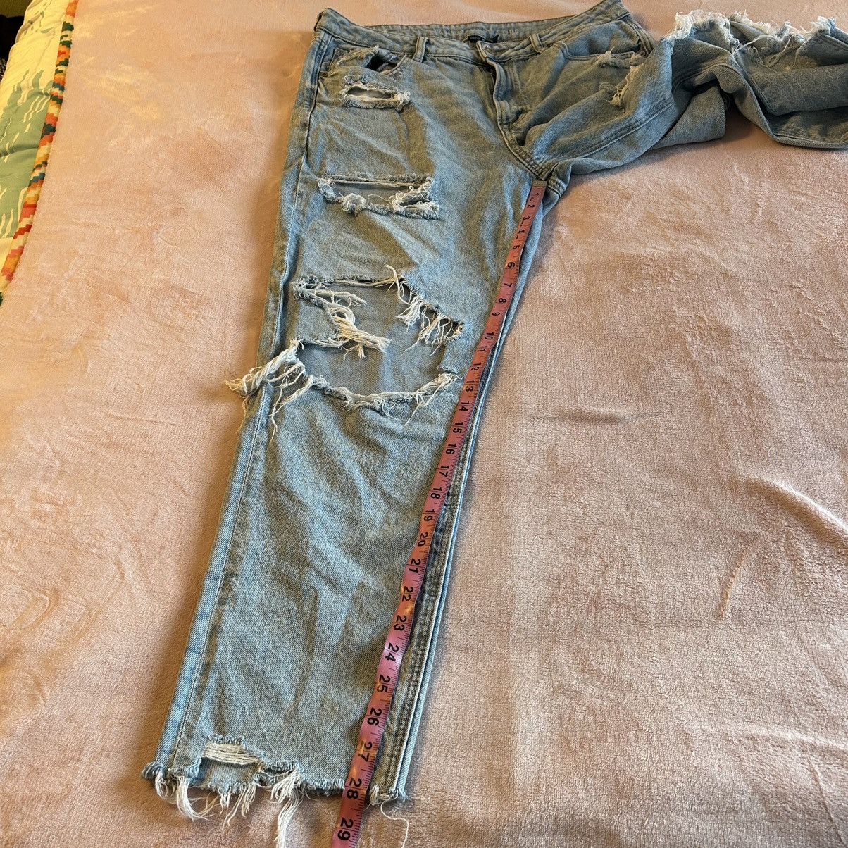 American Eagle Outfitters American Eagle Strigid light wash high rise distressed 14 Size 36" / US 14 / IT 50 - 9 Thumbnail