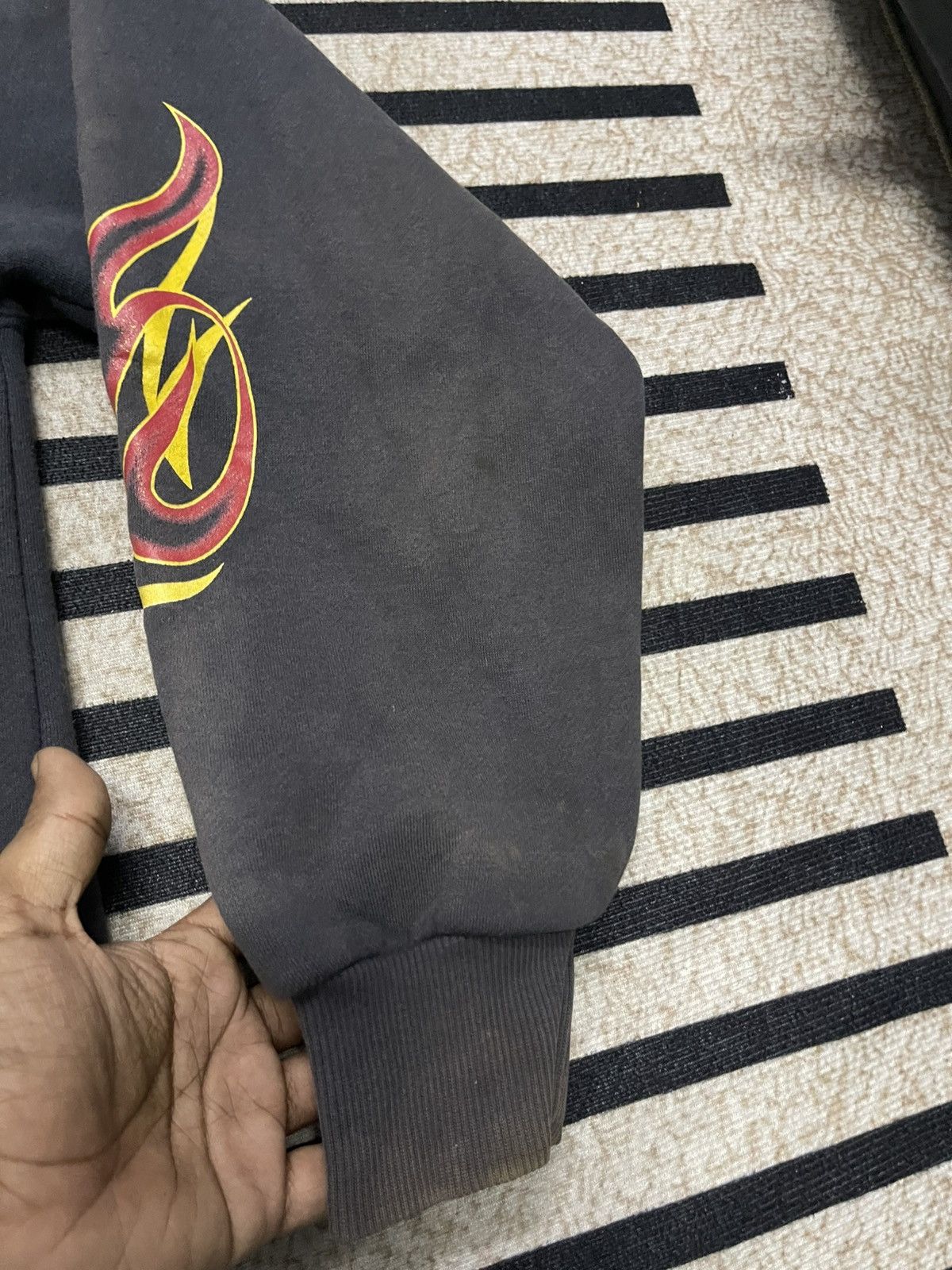 Sun Surf 2000s PIKO HAWAIIAN LONGBOARD WEAR SUN FADED TRIBAL HOODIE Size US L / EU 52-54 / 3 - 8 Thumbnail