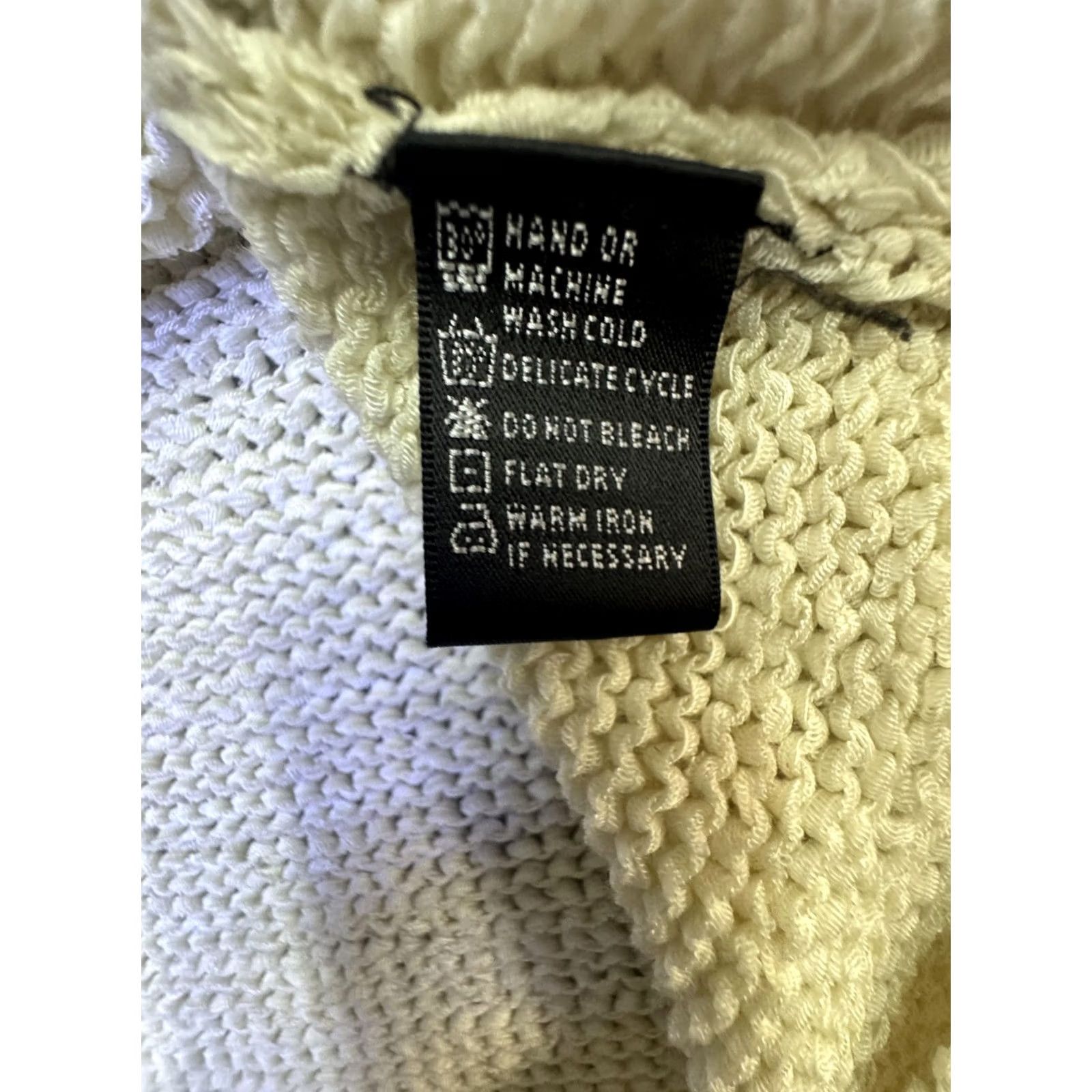 Vintage August Silk Sweater Womens Medium White V Neck Cap Sleeve Open Knit Pullover Size M / US 6-8 / IT 42-44 - 7 Thumbnail