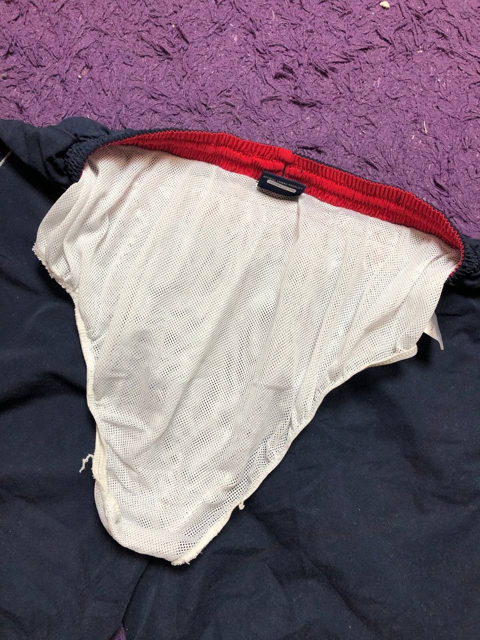 Umbro Vintage 90s Umbro shorts streetwear monogrammed y2k Size US 36 / EU 52 - 9 Thumbnail