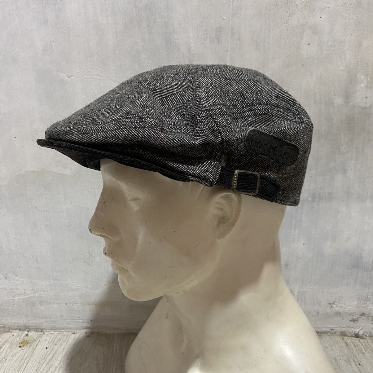 Japanese Brand Vintage golden bear herringbone flat cap Size ONE SIZE - 1 Thumbnail