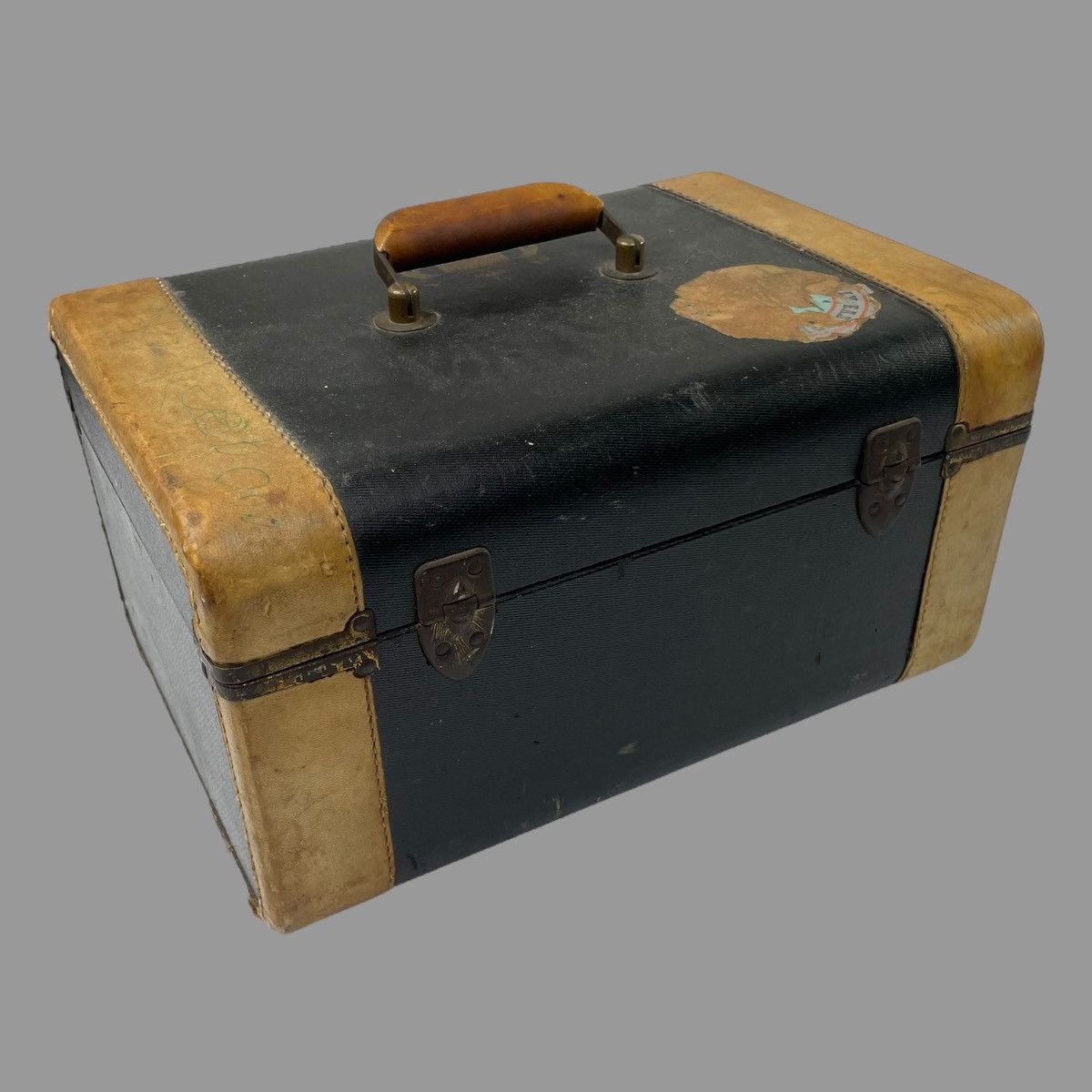Vintage Vintage 1930s St. Louis jewelry leather luggage Size ONE SIZE - 6 Thumbnail