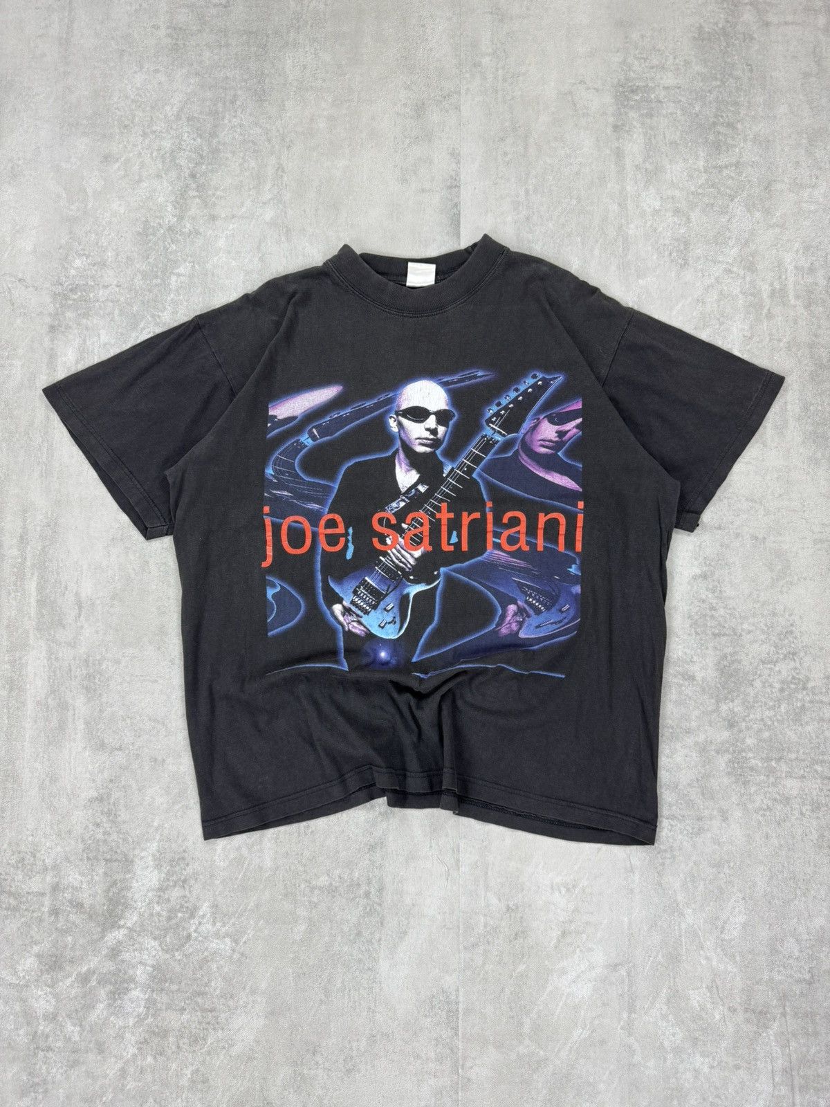 Vintage JOE SATRIANI Crystal Planet Tour 1998 T-shirt size M-L Size US M / EU 48-50 / 2 - 1 Thumbnail