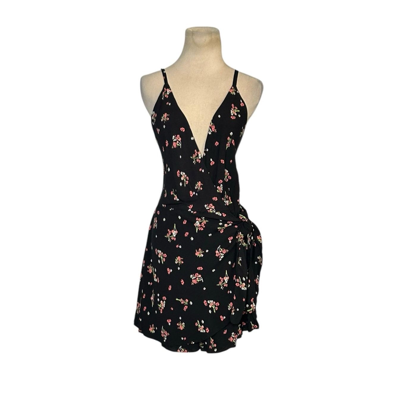 Free People Free People Black Floral Wrap Skirt Front Romper size 0 Size 25" / US 0 / IT 36 - 7 Thumbnail