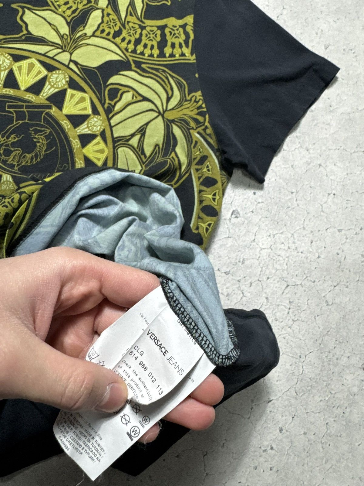 Versace Versace Jeans Vintage T-Shirt Big Logo Luxury Size US L / EU 52-54 / 3 - 7 Thumbnail
