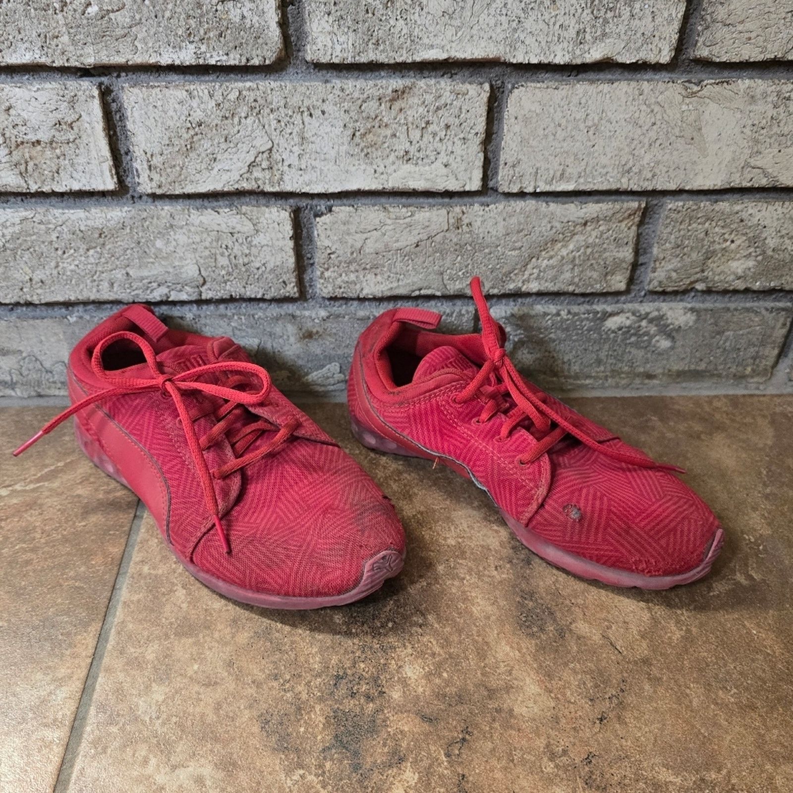 Puma Red Athletic | PUMA | Low Top Sneaks Size US 5 / EU 37 - 2 Thumbnail