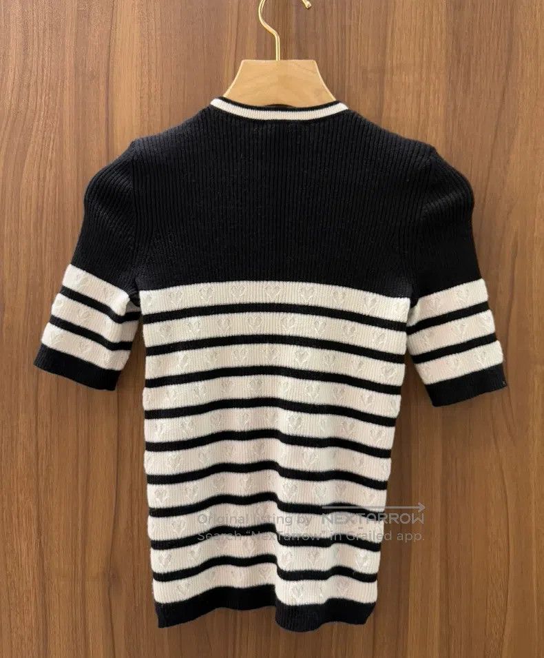 Chanel Chanel Black and white striped knitted short sleeves Size XS / US 0-2 / IT 36-38 - 2 Thumbnail