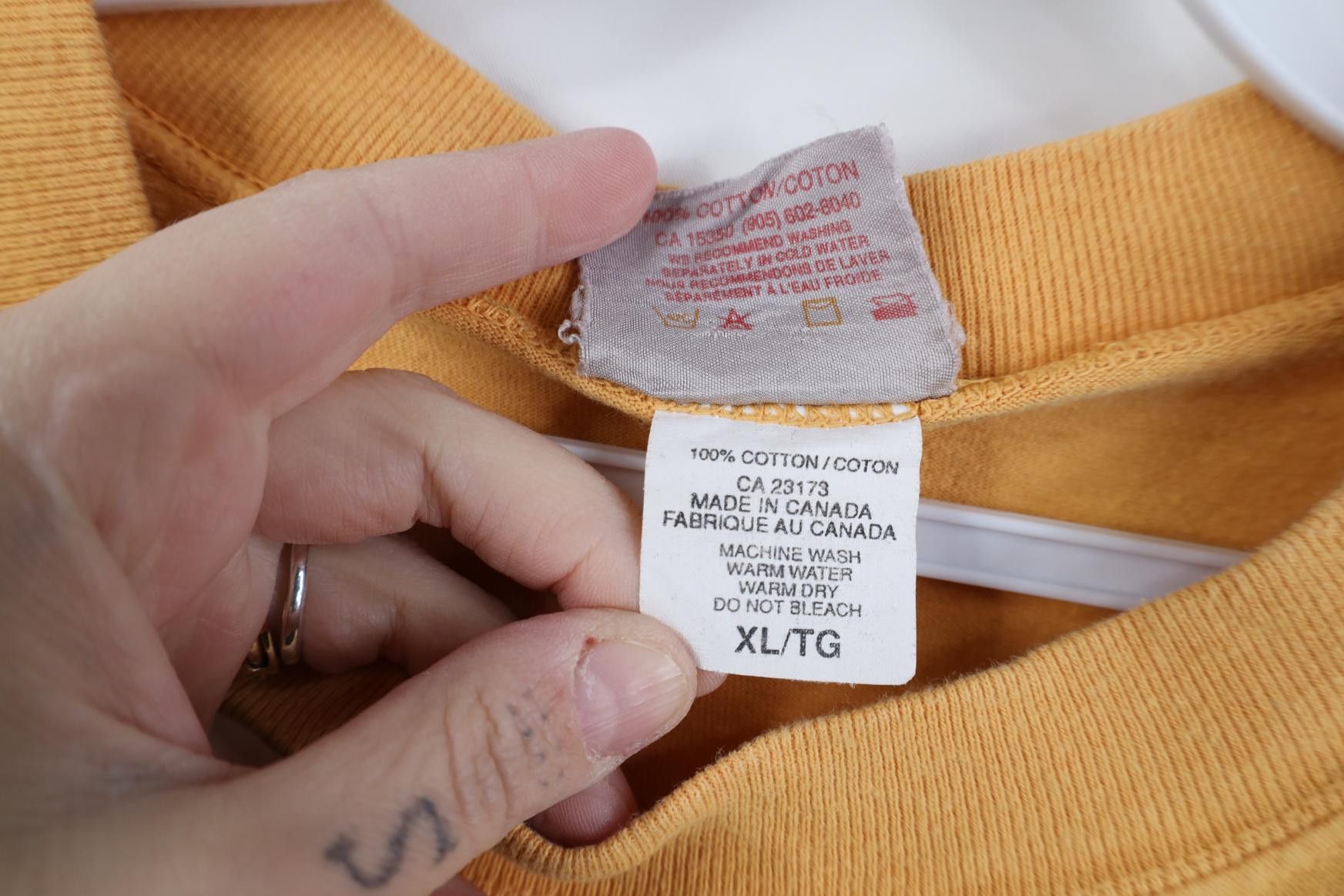 Vintage Vintage 90s Streetwear Script Canada T-Shirt Orange Size US XL / EU 56 / 4 - 9 Thumbnail