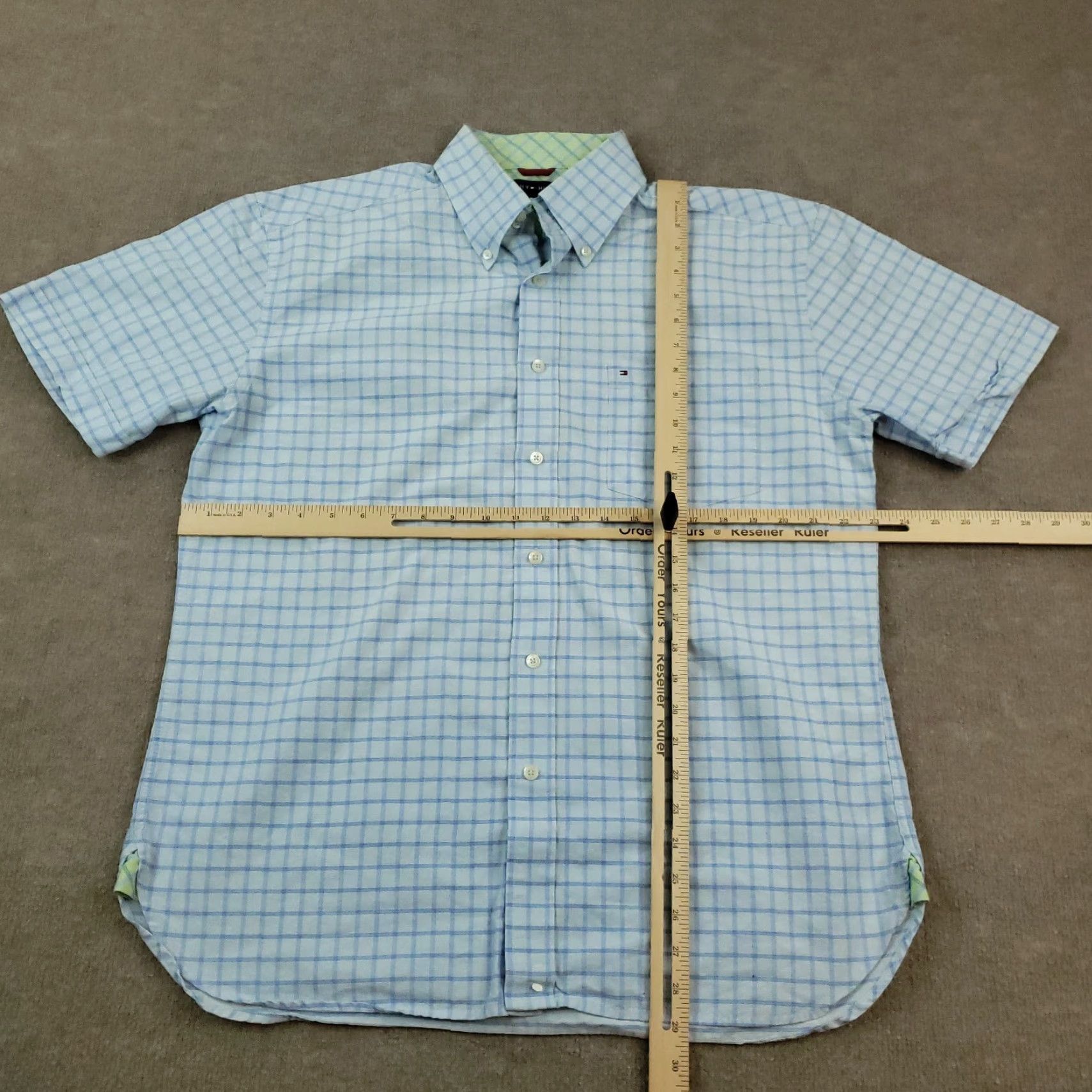 Tommy Hilfiger Tommy Hilfiger Short Sleeve Button Up Shirt Mens Large Blue Plaid Lightweight Size US L / EU 52-54 / 3 - 2 Thumbnail