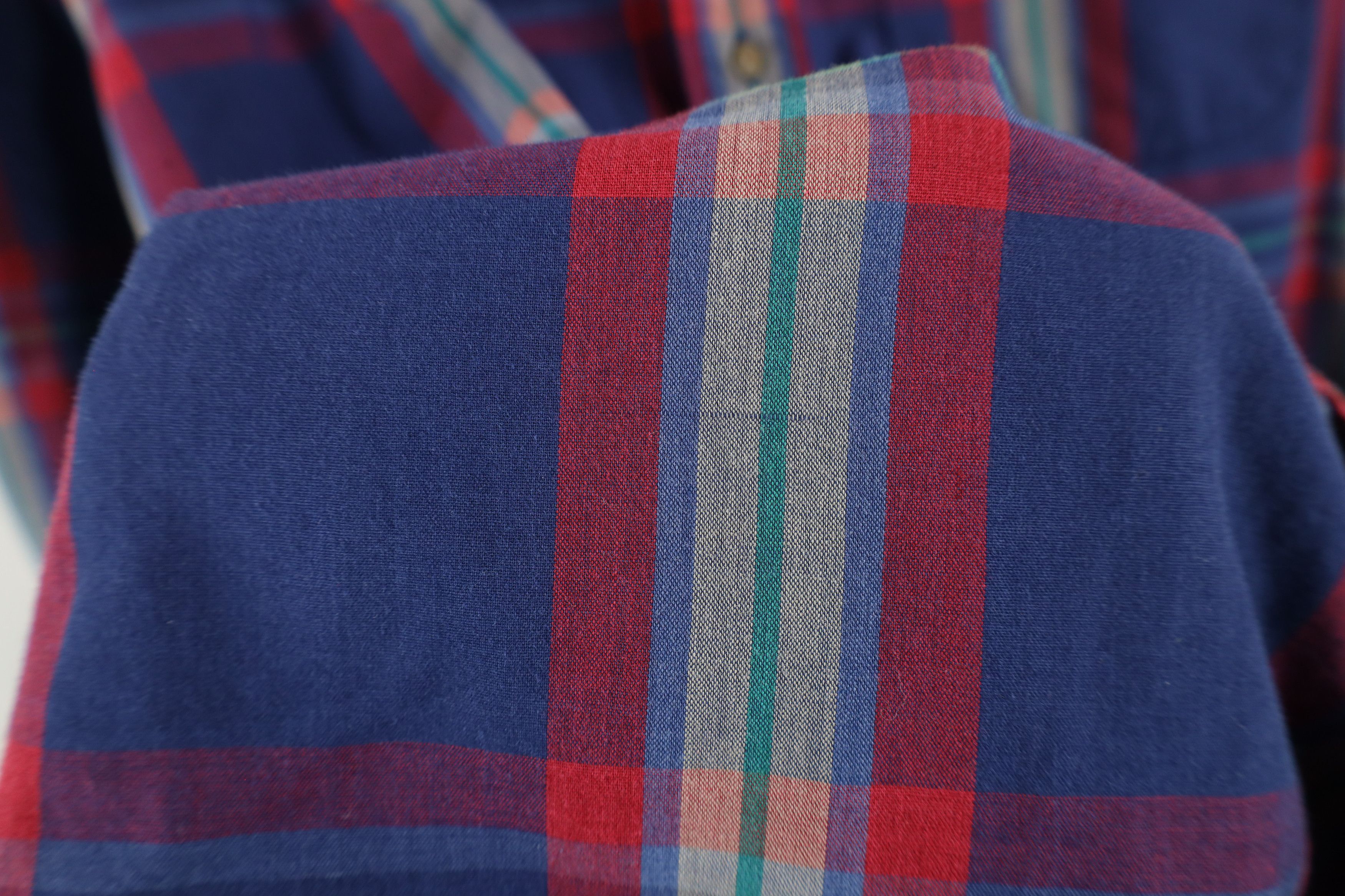 Vintage Vintage 90s Streetwear Plaid Collared Button Down Shirt Size US L / EU 52-54 / 3 - 4 Thumbnail