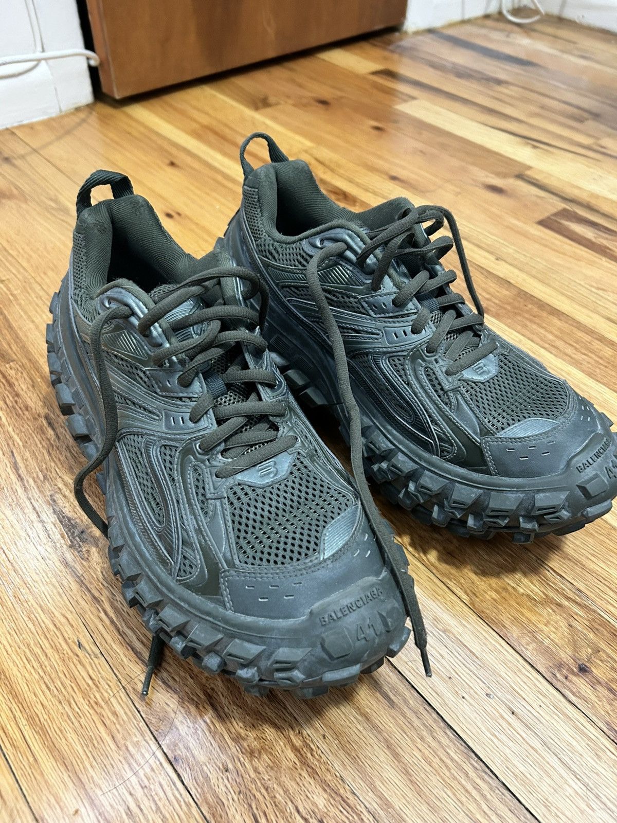 Balenciaga Balenciaga Defender Bouncer size 41 | Grailed 