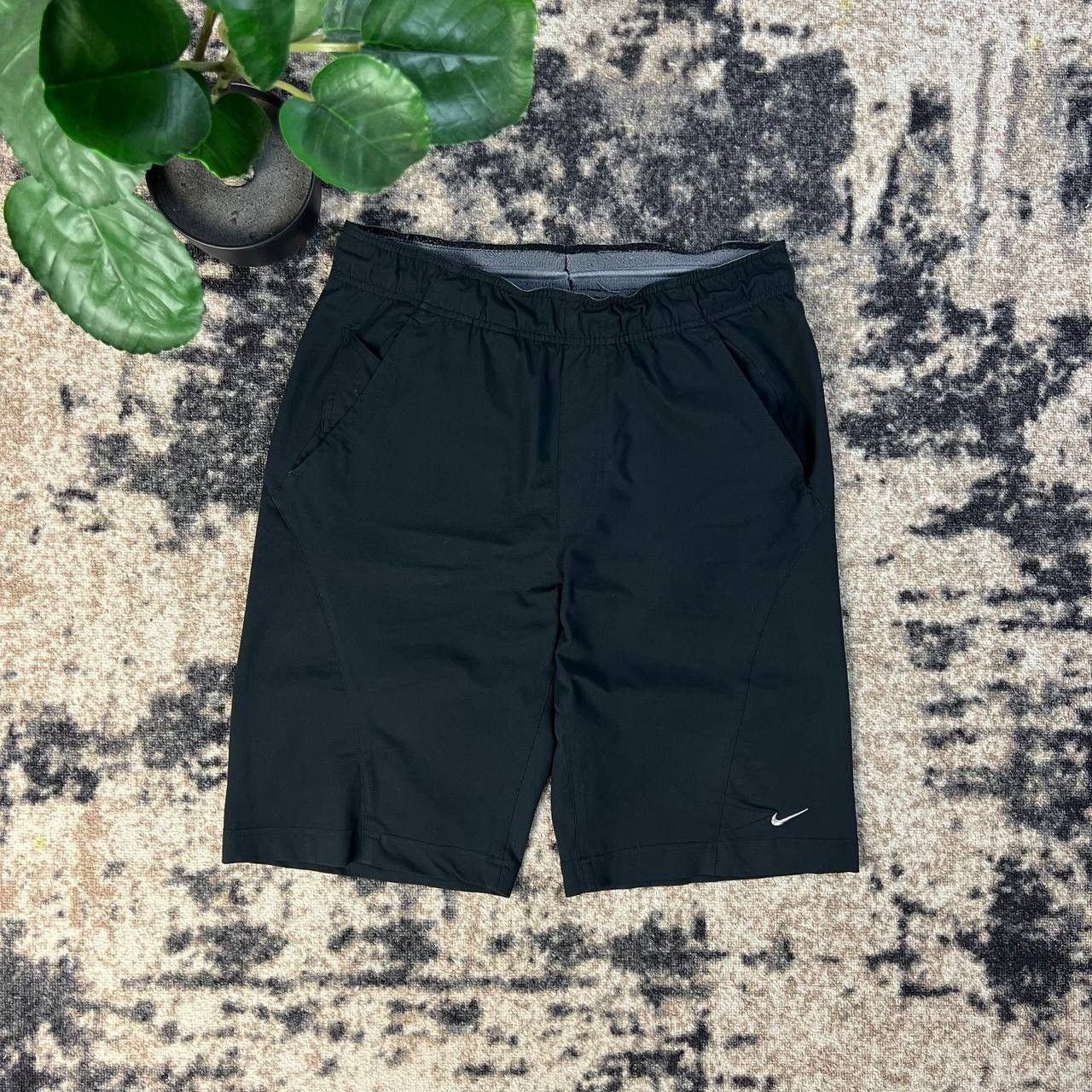 Nike Nike Swoosh Vintage Y2K Shorts Streetwear Style Size US 30 / EU 46 - 1 Thumbnail