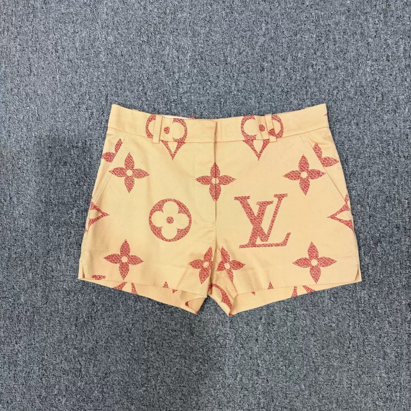 Louis Vuitton LV Monogram All Over Short 36 95 New Size 26" / US 2 / IT 38 - 1 Thumbnail