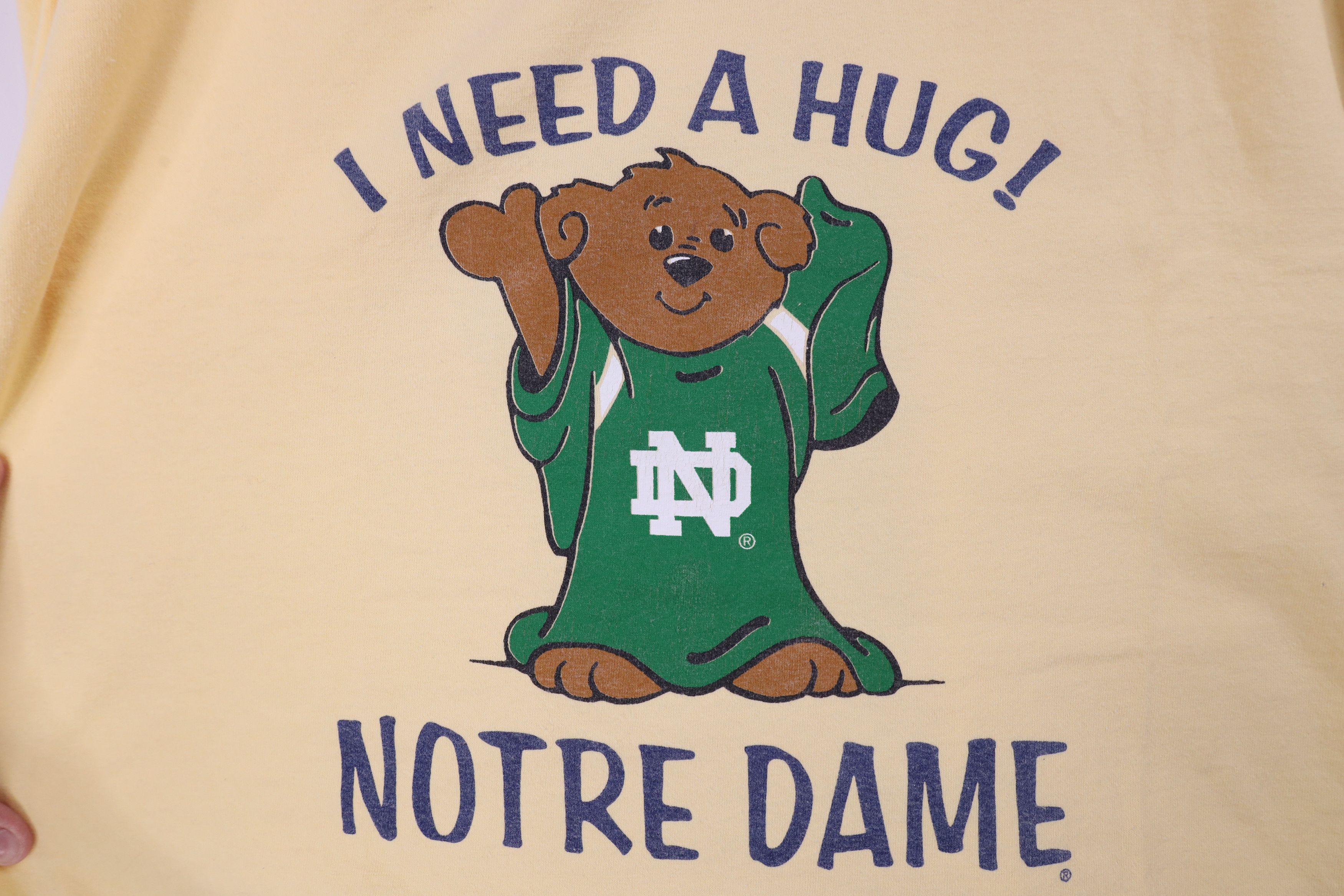 Vintage Vintage 90s Dame University I Need A Hug Sleep T-Shirt USA Size ONE SIZE - 5 Thumbnail