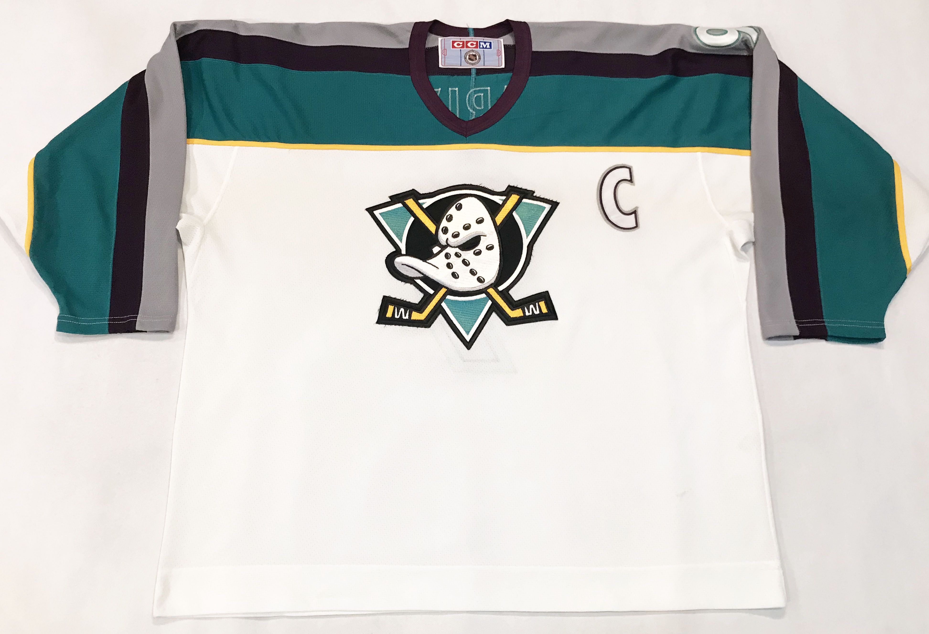 image of Ccm Anaheim Mighty Ducks Kariya 9 Nhl Hockey Jersey in White, Men's (Size 2XL)