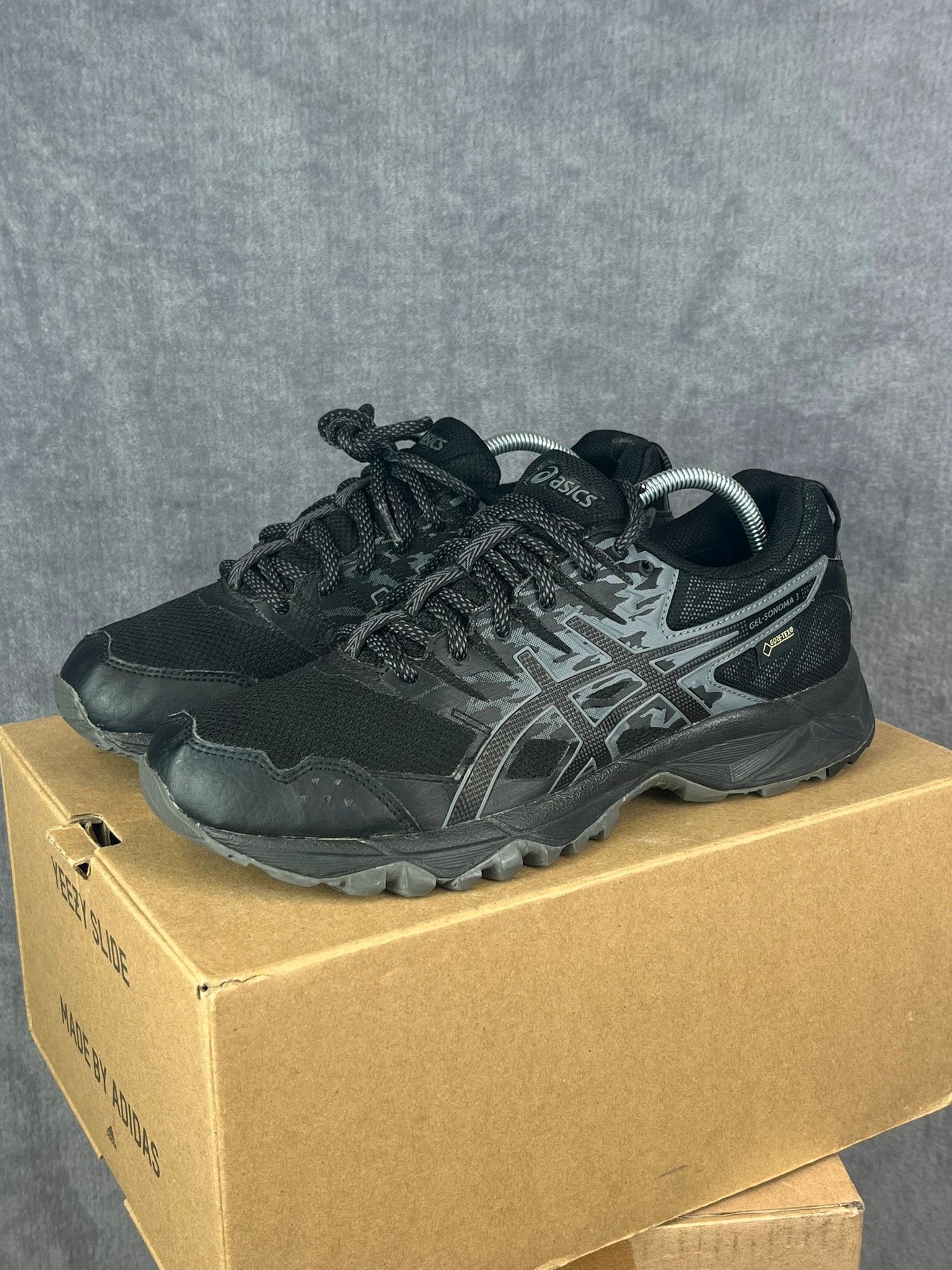 Asics Asics black sneakers retro running Size US 6.5 / EU 39-40 - 1 Thumbnail