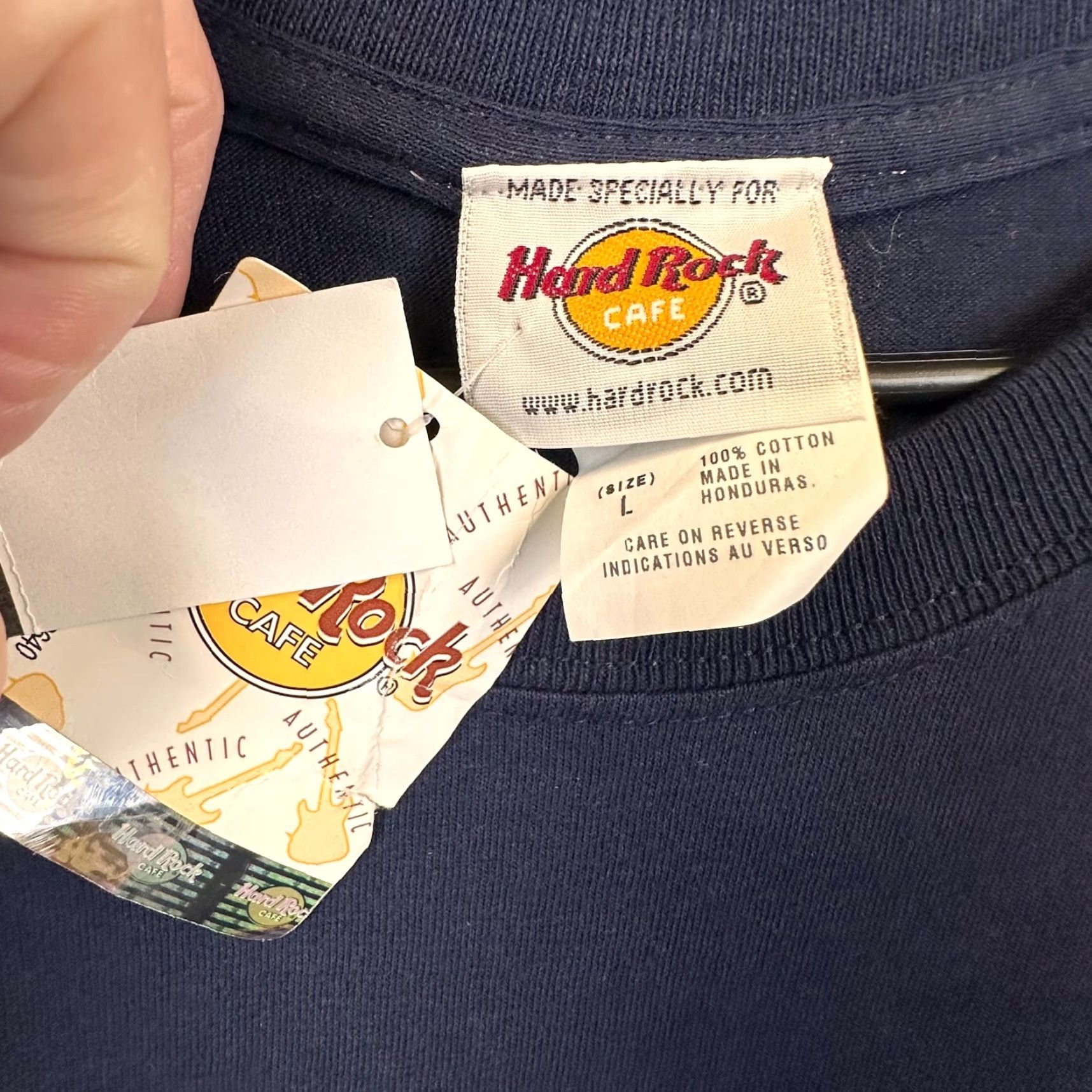 Hard Rock Cafe VINTAGE Hard Rock Cafe Nassau Bahamas Mens Large Love All Serve All Graphic Tee Size US L / EU 52-54 / 3 - 7 Thumbnail