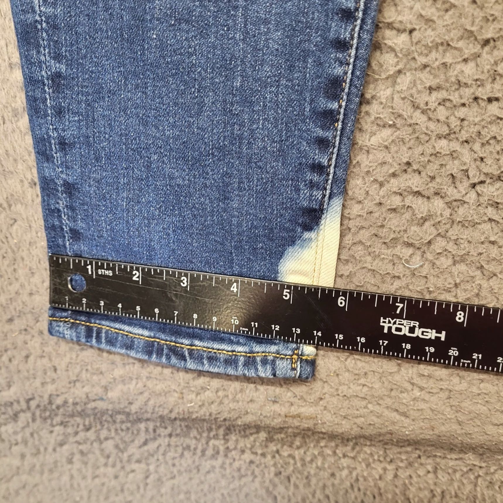 H&M H&M Jeans Women Blue Denim Skinny Slim 12 Regular 5-Pocket Distressed Whiskered Medium Wash Bohemian 90s City Size 34" / US 12 / IT 48 - 6 Thumbnail