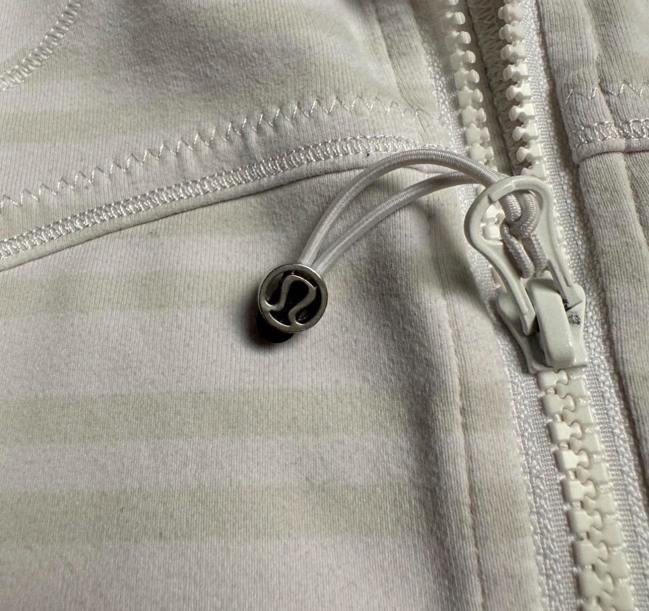 Lululemon LULULEMON “FEINT STRIPE” DEFINE JACKET Size M / US 6-8 / IT 42-44 - 4 Thumbnail