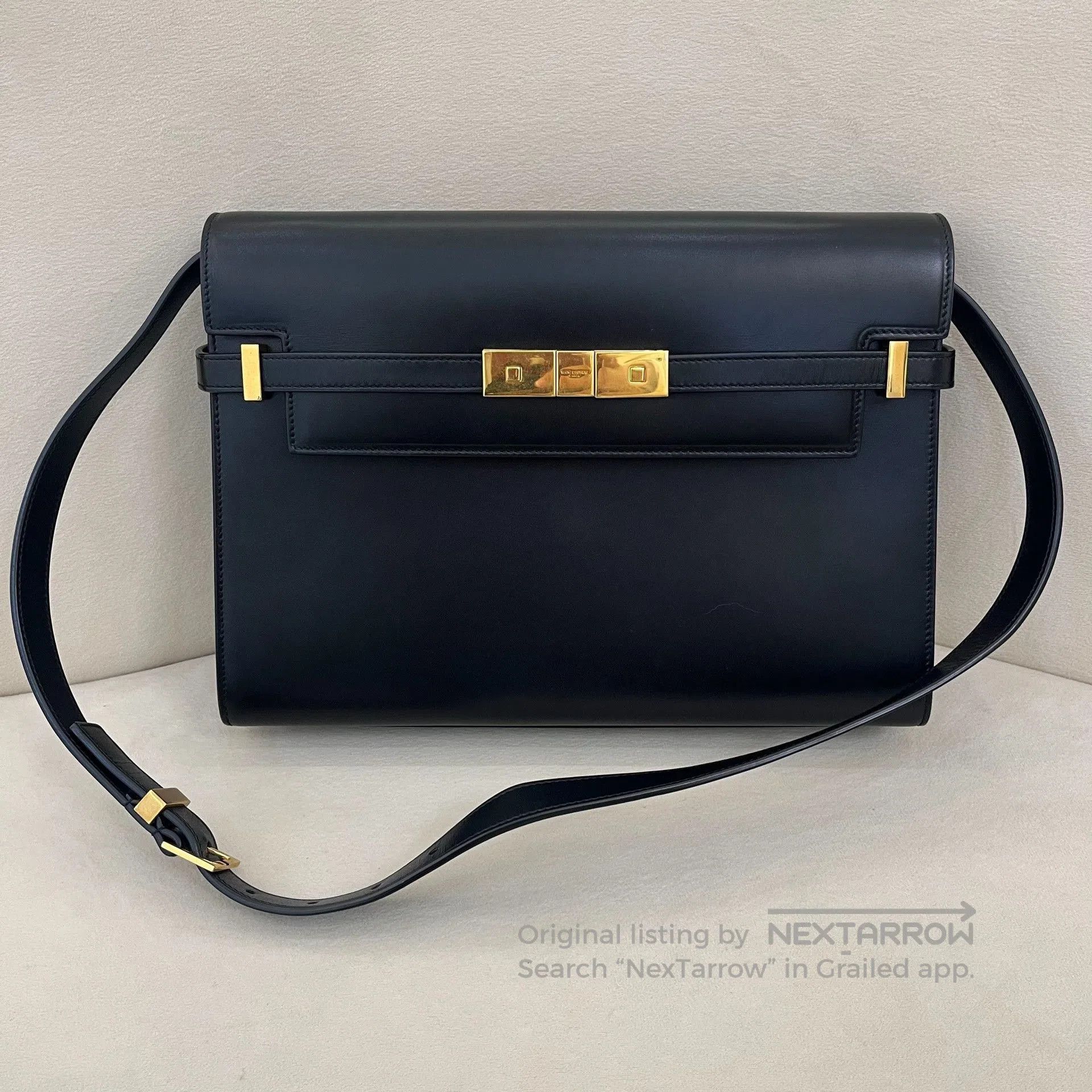 Yves Saint Laurent YSL Manhattan Medium Black Gold. Size ONE SIZE - 1 Thumbnail