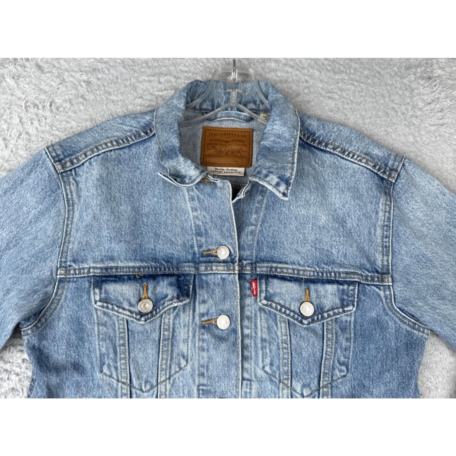 Levi's Levi's Premium Jacket Women Small Blue Denim Trucker Jacket Button Front Pockets Regular Fit Short Length Vintage: No Size S / US 4 / IT 40 - 4 Thumbnail