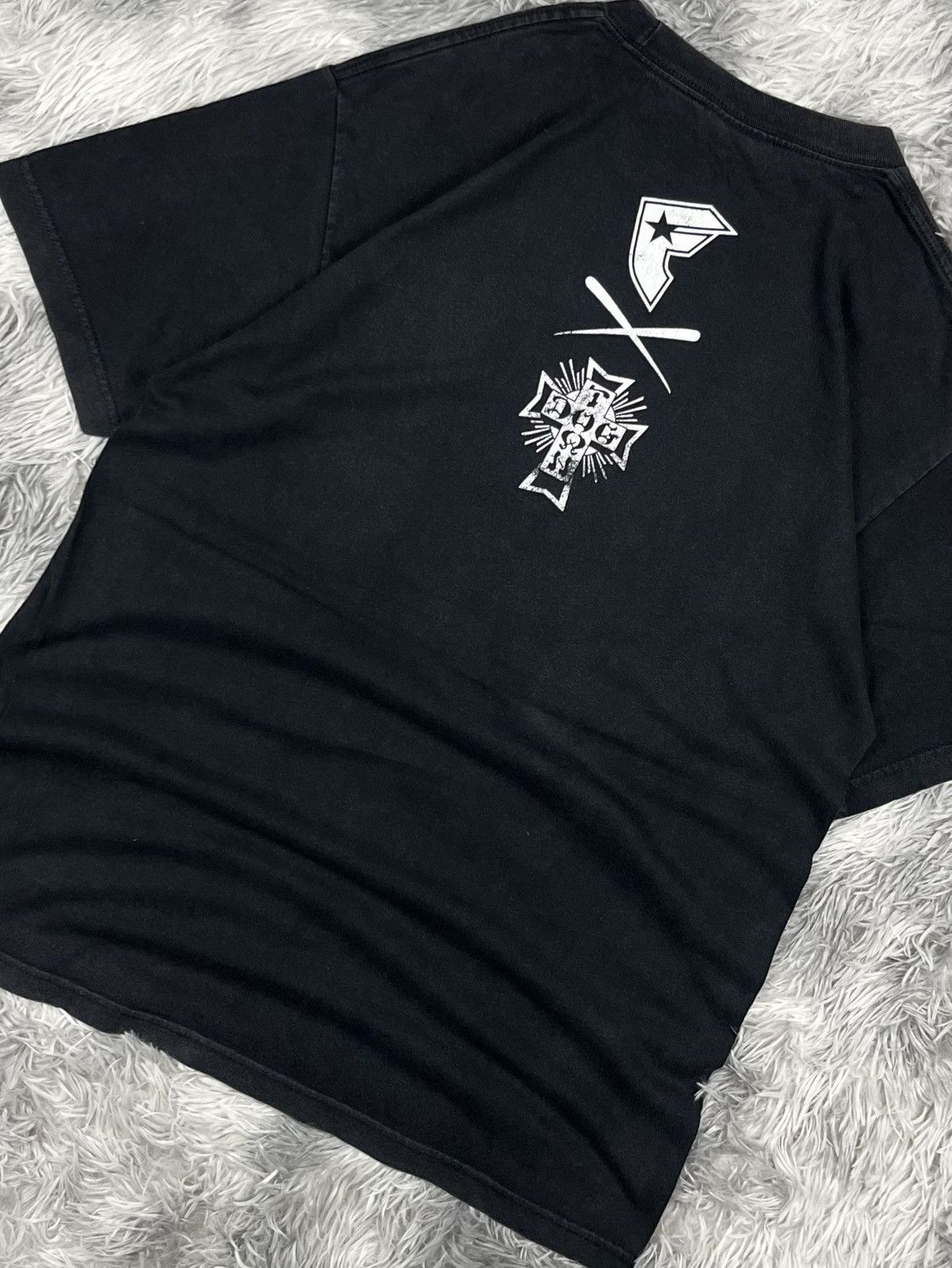 Dogtown Vintage FAMOUS STARS & STRAPS x DOGTOWN Cross Black T-shirt Size US L / EU 52-54 / 3 - 9 Thumbnail