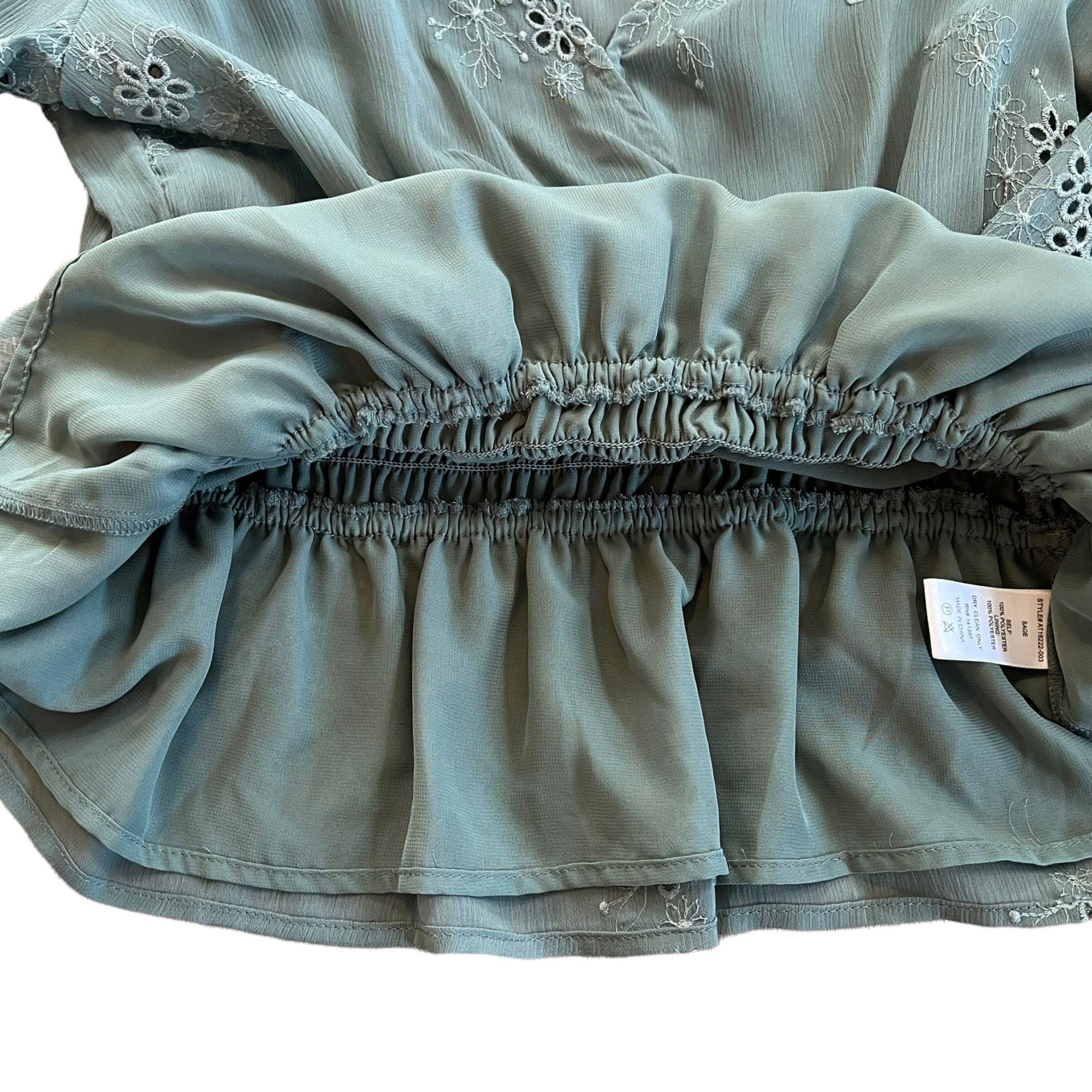 ASTR The Label ASTR The Label Floral Embroidered Boho Babydoll Top L Size L / US 10 / IT 46 - 9 Thumbnail