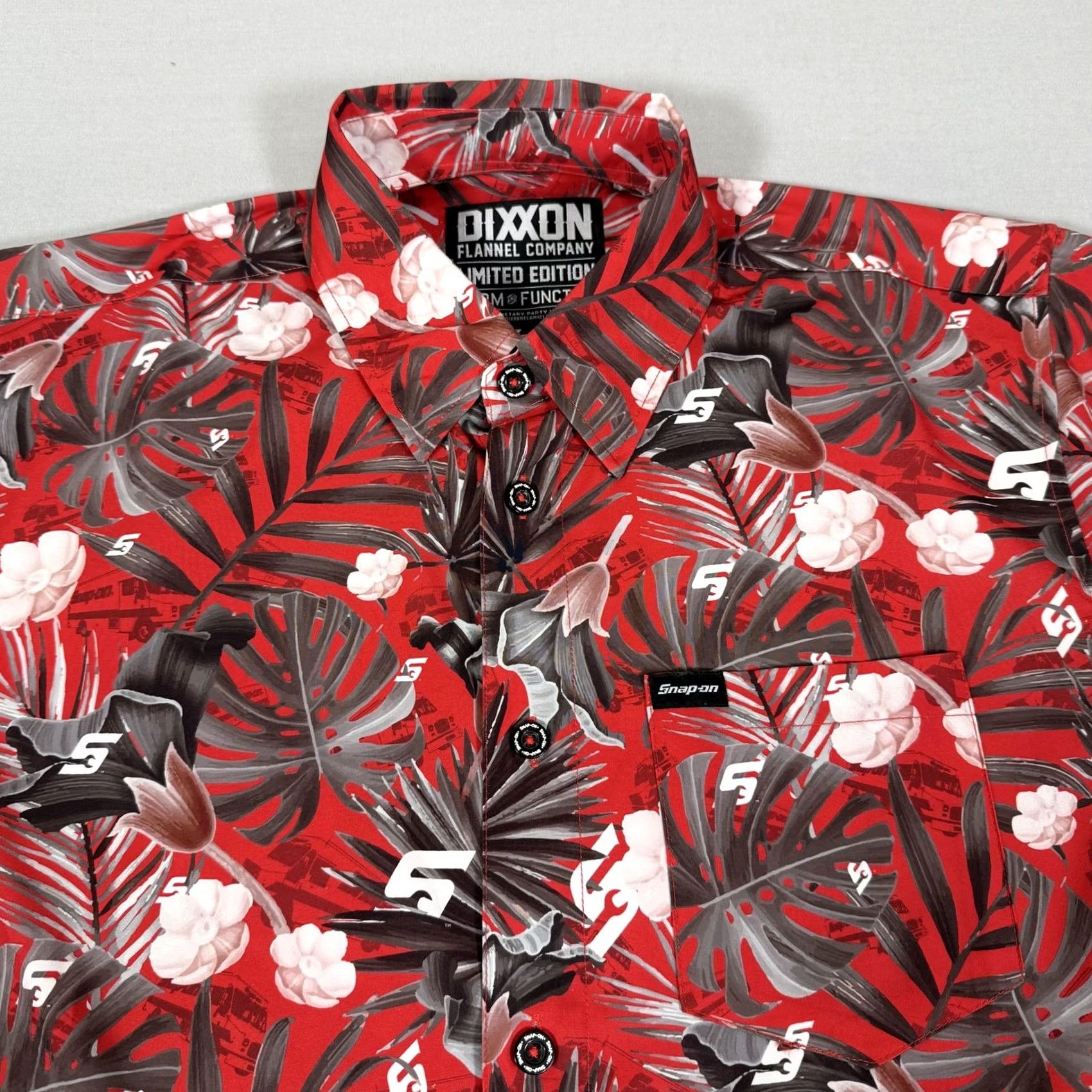 ALOHAS Dixxon Shirt Mens L Red Floral Hawaiian Button Up Short Sleeve Collared Snap-On Tool Graphic Size US L / EU 52-54 / 3 - 2 Thumbnail