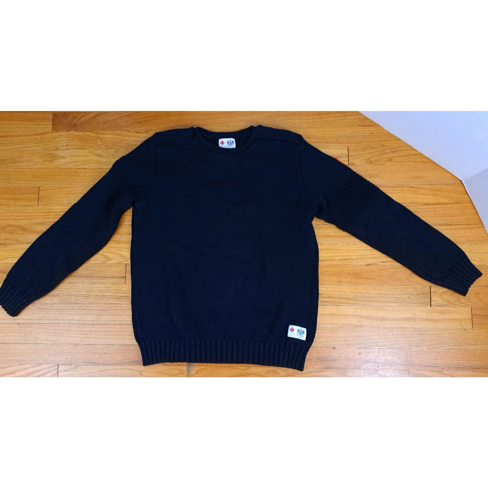 Hudson Hudson Bay Co. Sweatshirt Pullover Black 100% Cotton Fleece Long Sleeve Unisex Adults M Olympics 2010 Vancouver Embroidered Patches Vintage: No Size US M / EU 48-50 / 2 - 4 Thumbnail