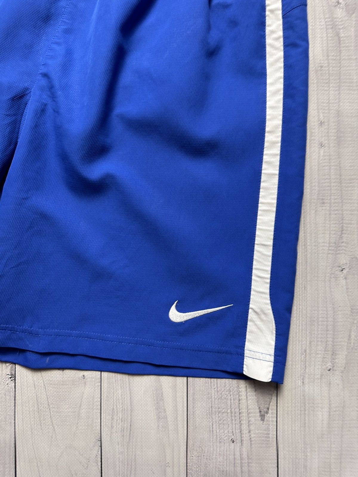 Vintage Vintage Brasil soccer shorts Nike blue size S Size US 30 / EU 46 - 3 Thumbnail