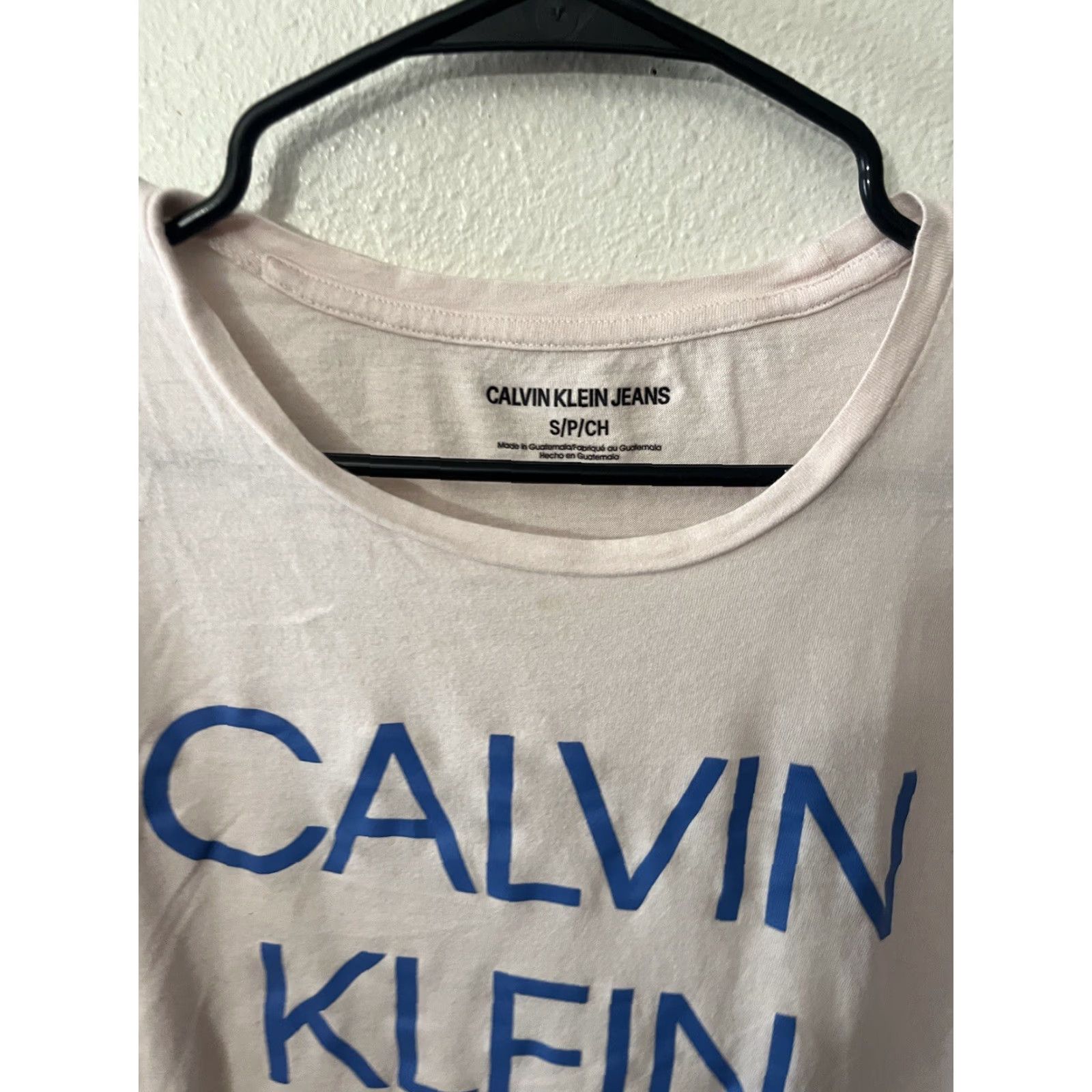 Calvin Klein Calvin Klein T-Shirt Long Sleeve Crewneck Pink Graphic Logo Women Small S Adult Small Pink Calvin Klein Shirt Women S Size S / US 4 / IT 40 - 2 Thumbnail