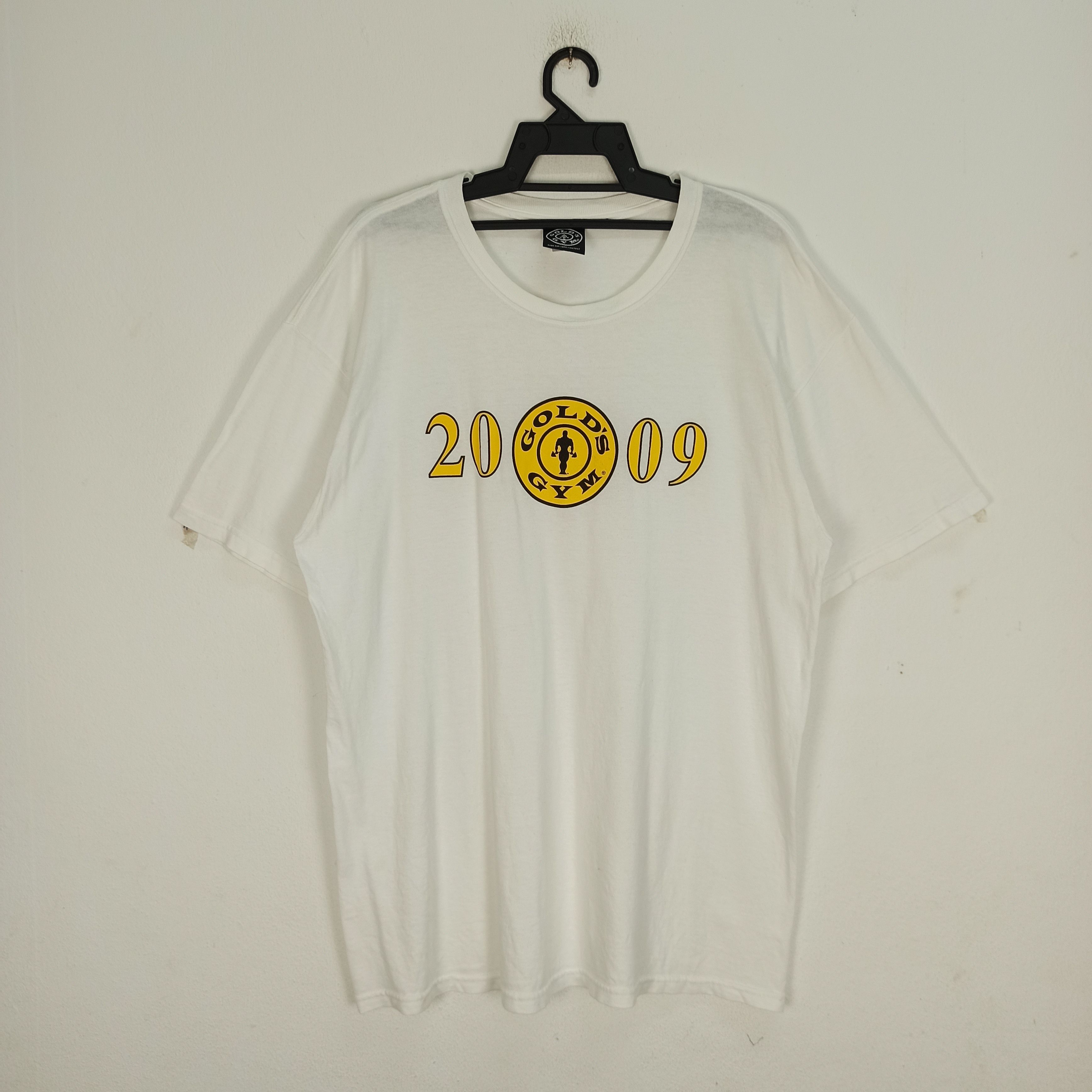 image of Made In USA Golds Gym 2009 Tshirt in White, Men's (Size XL)