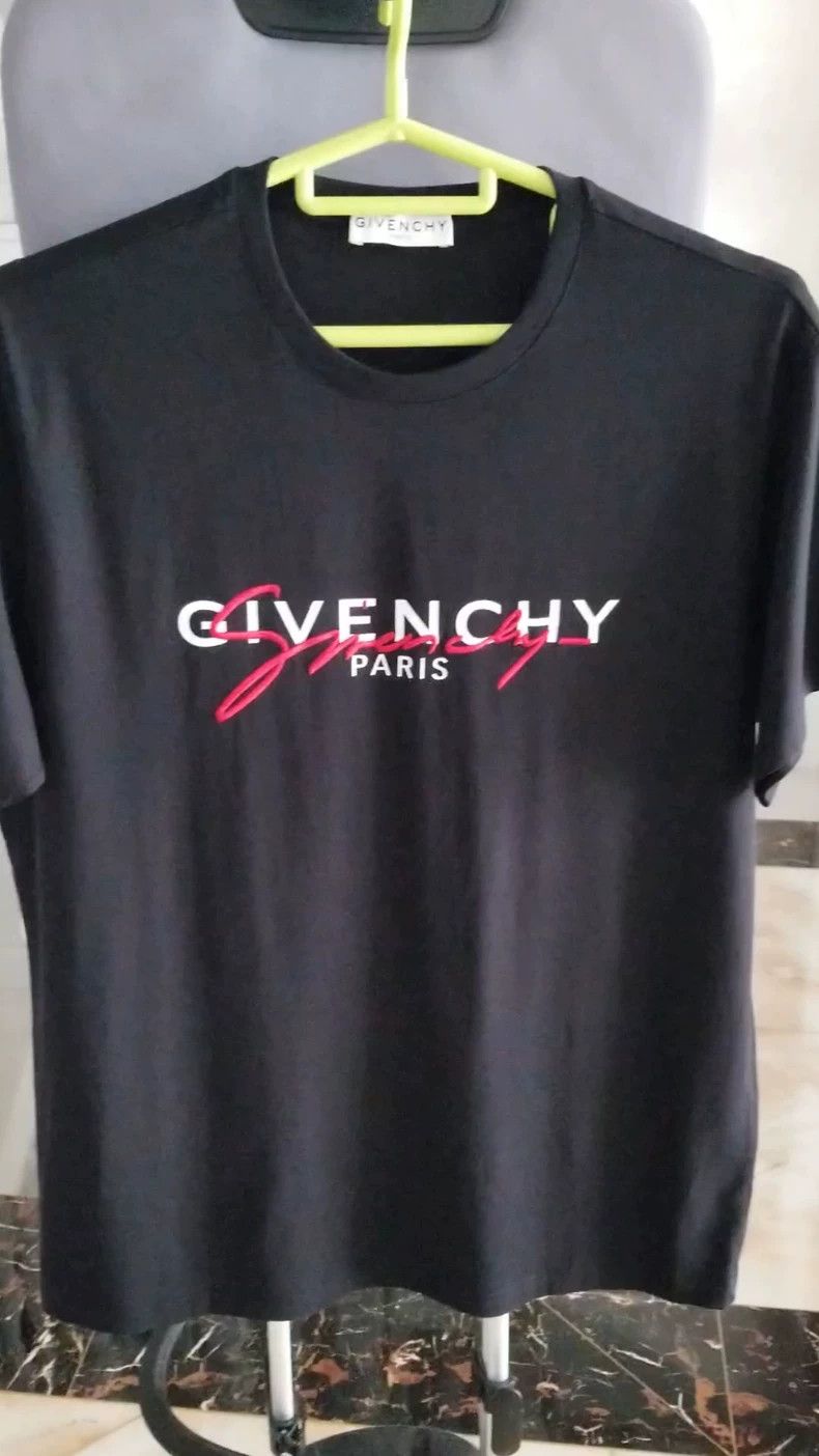 Givenchy Givenchy Black Embroidered T-Shirt 2506-Nextarrow Size US M / EU 48-50 / 2 - 1 Thumbnail