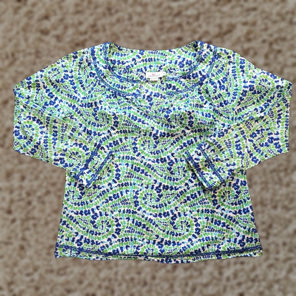 Vineyard Vines Vineyard Vines Top Womens Size 4 Green Mosaic Beachy Long Sleeve V Neck Casual Shirt Size S / US 4 / IT 40 - 1 Thumbnail