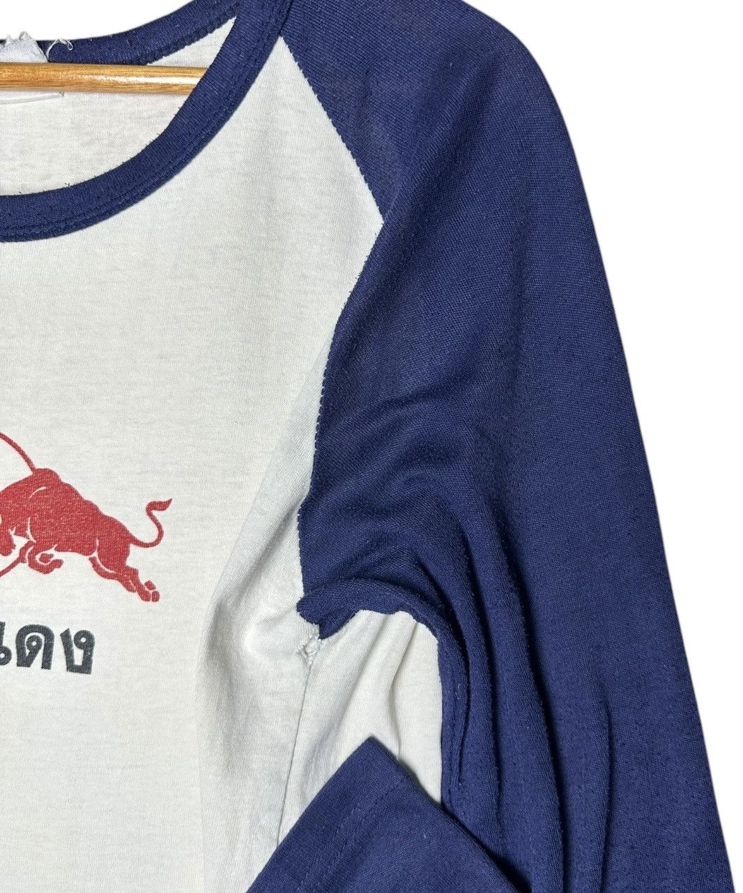 Red Bull × Vintage Vintage Red Bull Thailand Spell Out Tee Big Logo Size US S / EU 44-46 / 1 - 8 Thumbnail