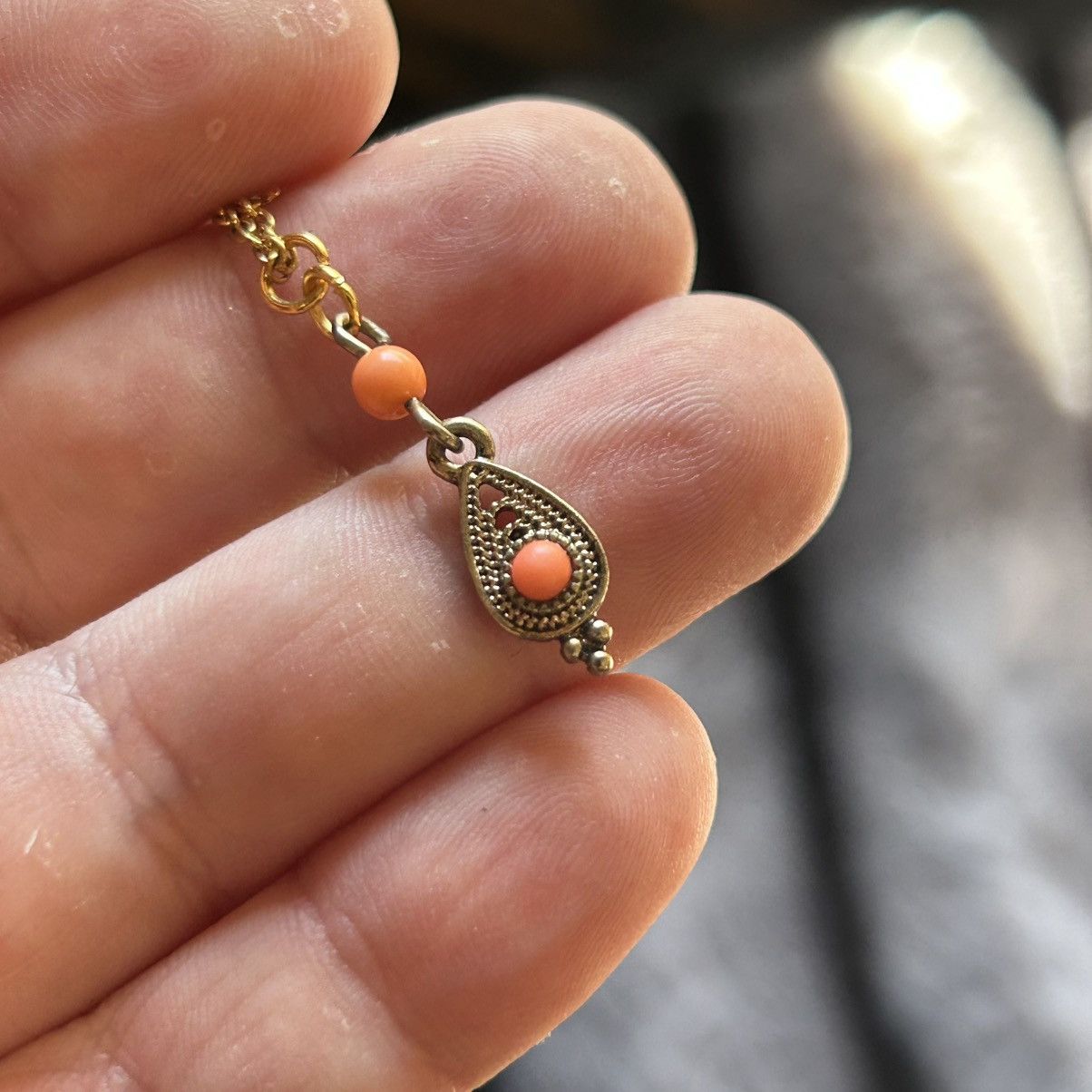 Handmade Handcrafted antique gold tone filigree faux coral necklace Size ONE SIZE - 5 Thumbnail