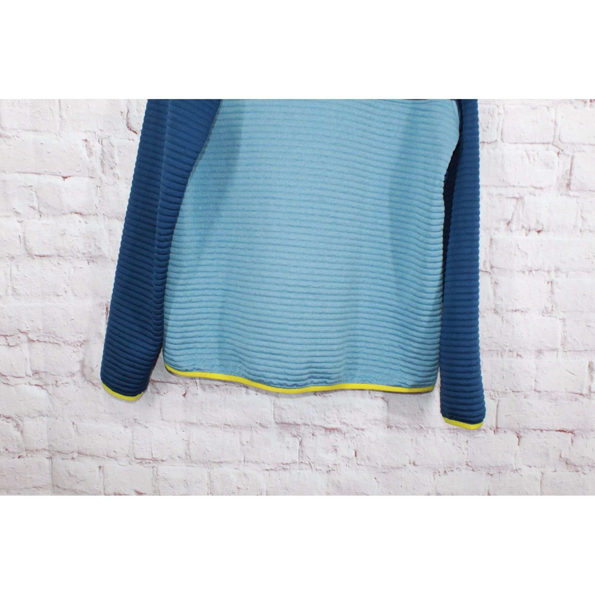L.L. Bean LL Bean Men's Airlight Knit Pullover Colorblock Blue Size US L / EU 52-54 / 3 - 4 Thumbnail