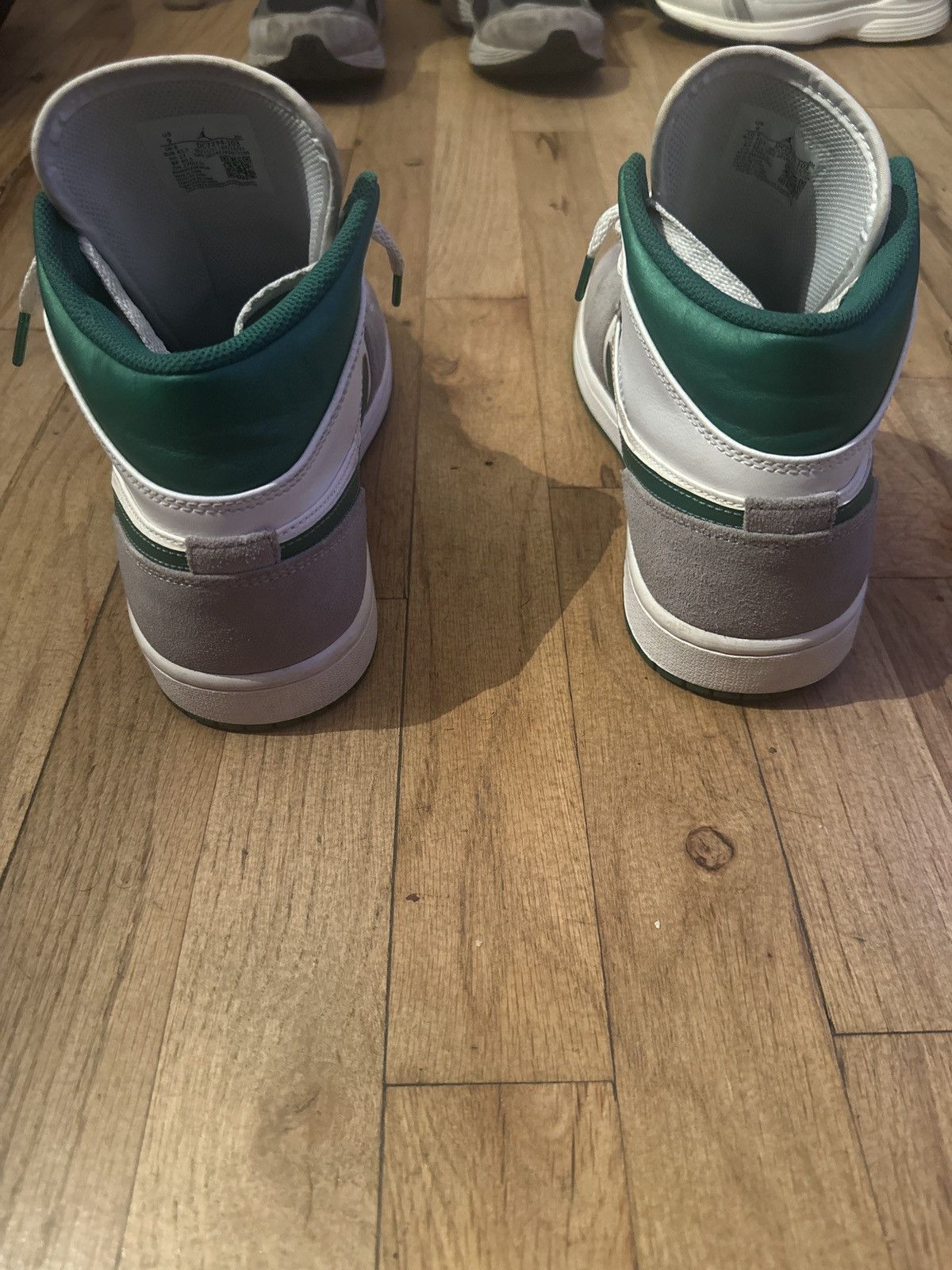 Jordan Brand Air Jordan 1 Mid SE 'Grey Pine Green' Size US 9 / EU 42 - 4 Thumbnail