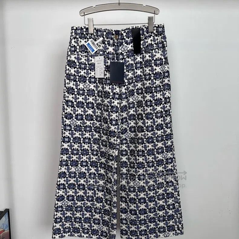Louis Vuitton Louis Vuitton Blue and white porcelain color matching pres Size US 40 / EU 56 - 2 Thumbnail