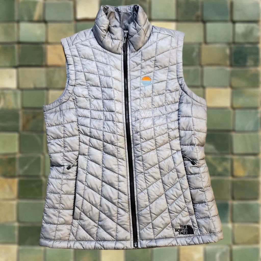 The North Face The North Face Womens Vest Zip Up Puffer Thermoball Eco Gray S SS Quilted Logo Nylon Vel Vel? Size S / US 4 / IT 40 - 1 Thumbnail