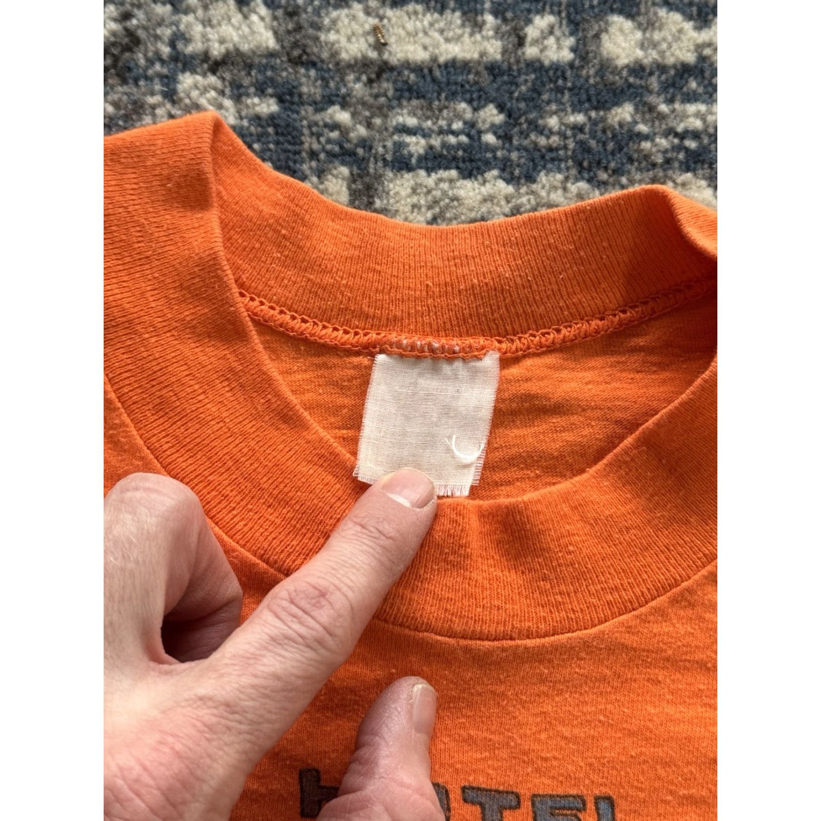 Vintage VINTAGE 1978 Hotel Hawaii One Night Stands T Shirt XL Orange Cotton Crew Neck Short Sleeve Men 70s Hawaiian Beach Logo Graphic 1990s Vintage Size US XL / EU 56 / 4 - 5 Thumbnail