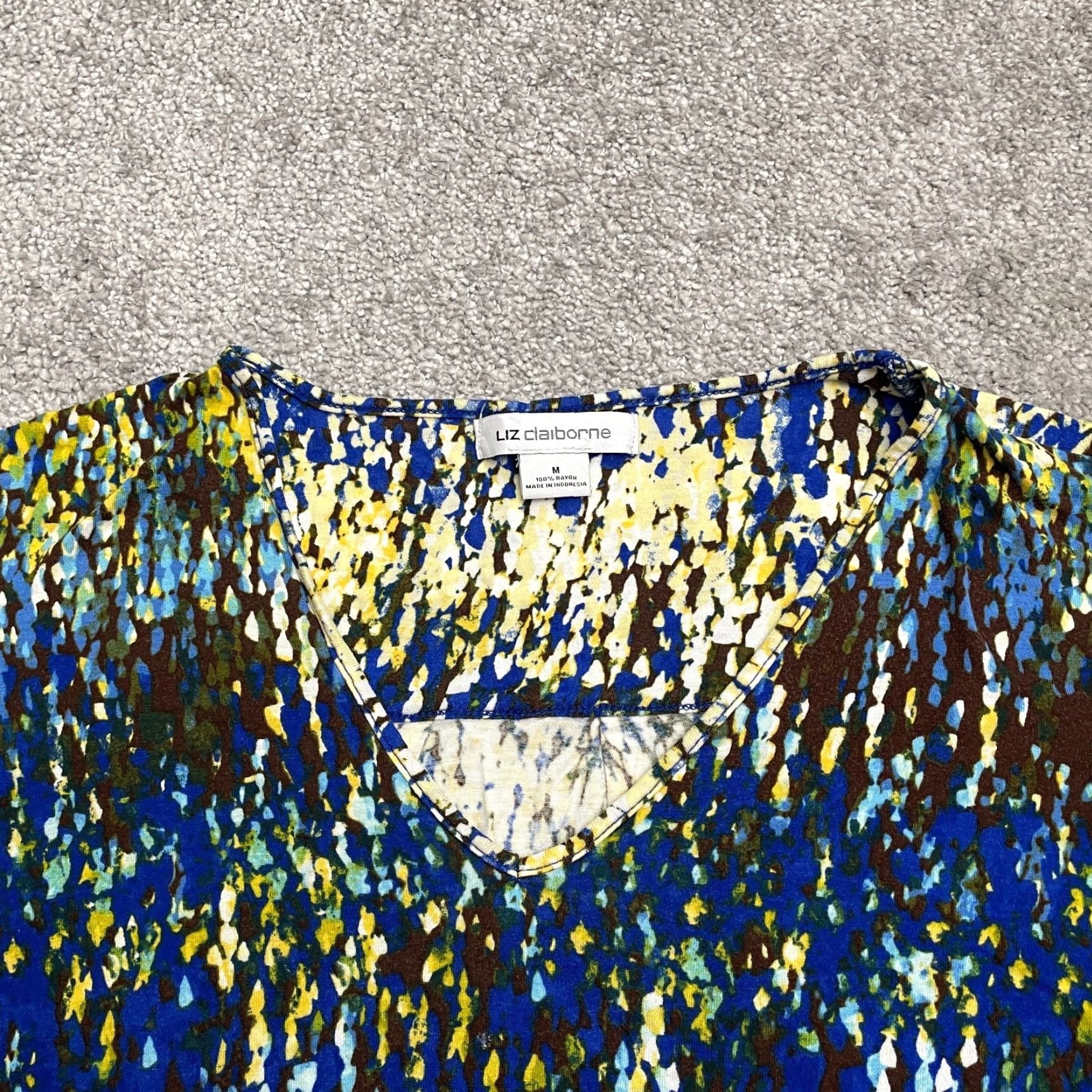Liz Claiborne Liz Claiborne Blouse Women M Multicolor Rayon V-Neck Short Sleeve Casual Shirt Size M / US 6-8 / IT 42-44 - 3 Thumbnail