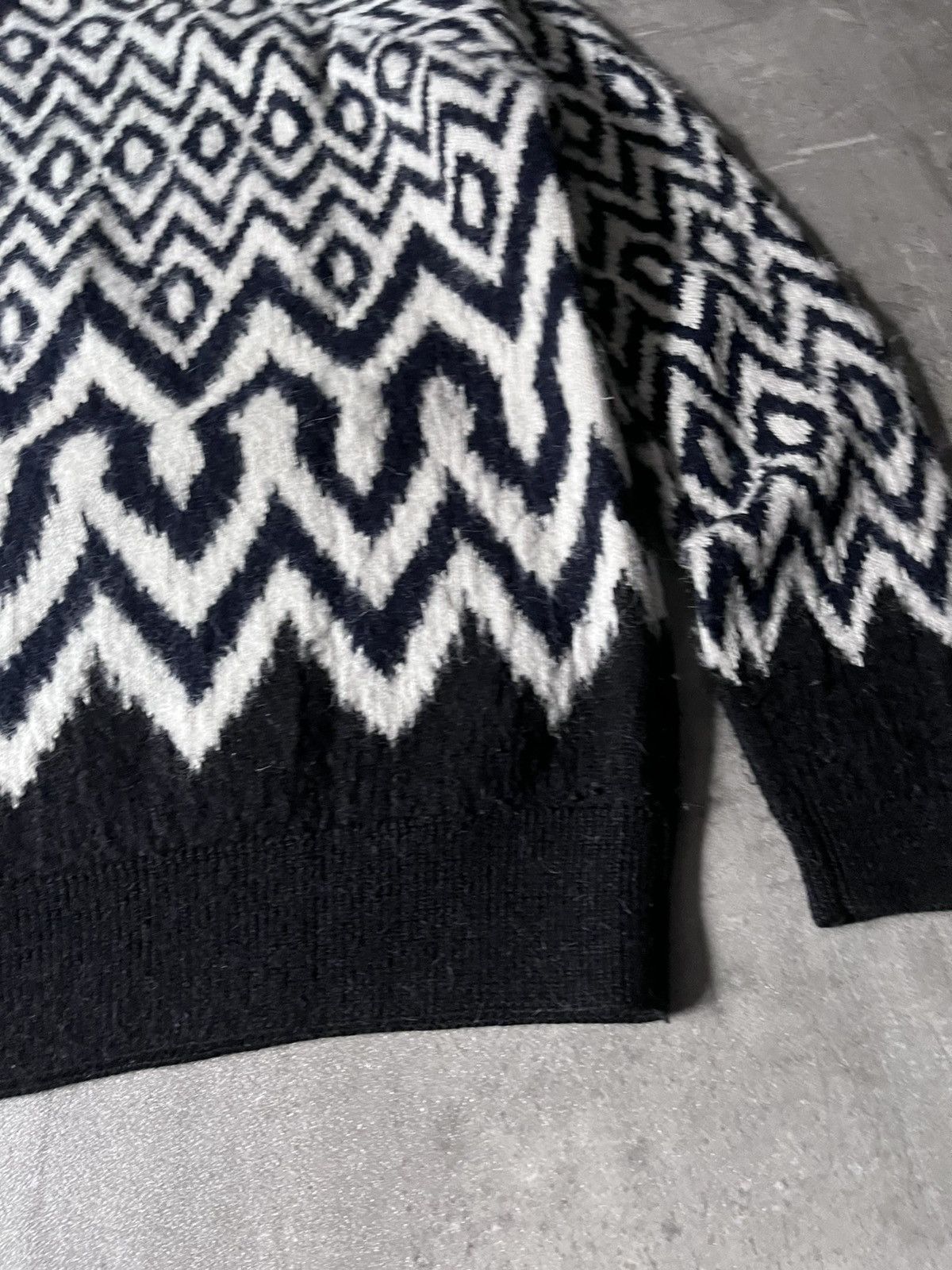 Prada Prada Wool Alpaca sweater chevron print black white Size US S / EU 44-46 / 1 - 7 Thumbnail