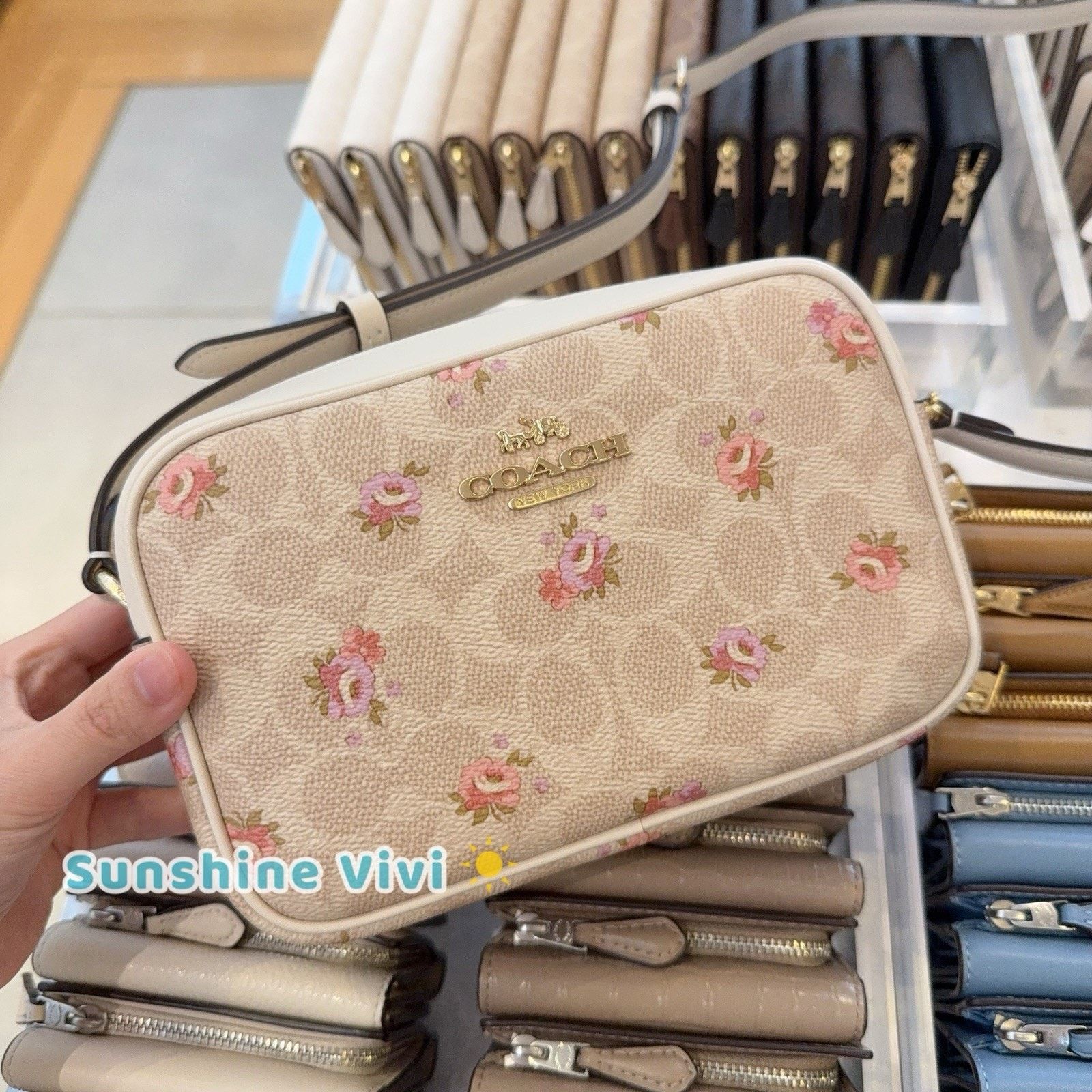 Coach NWT Coach Mini Jamie Camera Bag Signature Floral CBA86 Size ONE SIZE - 1 Thumbnail